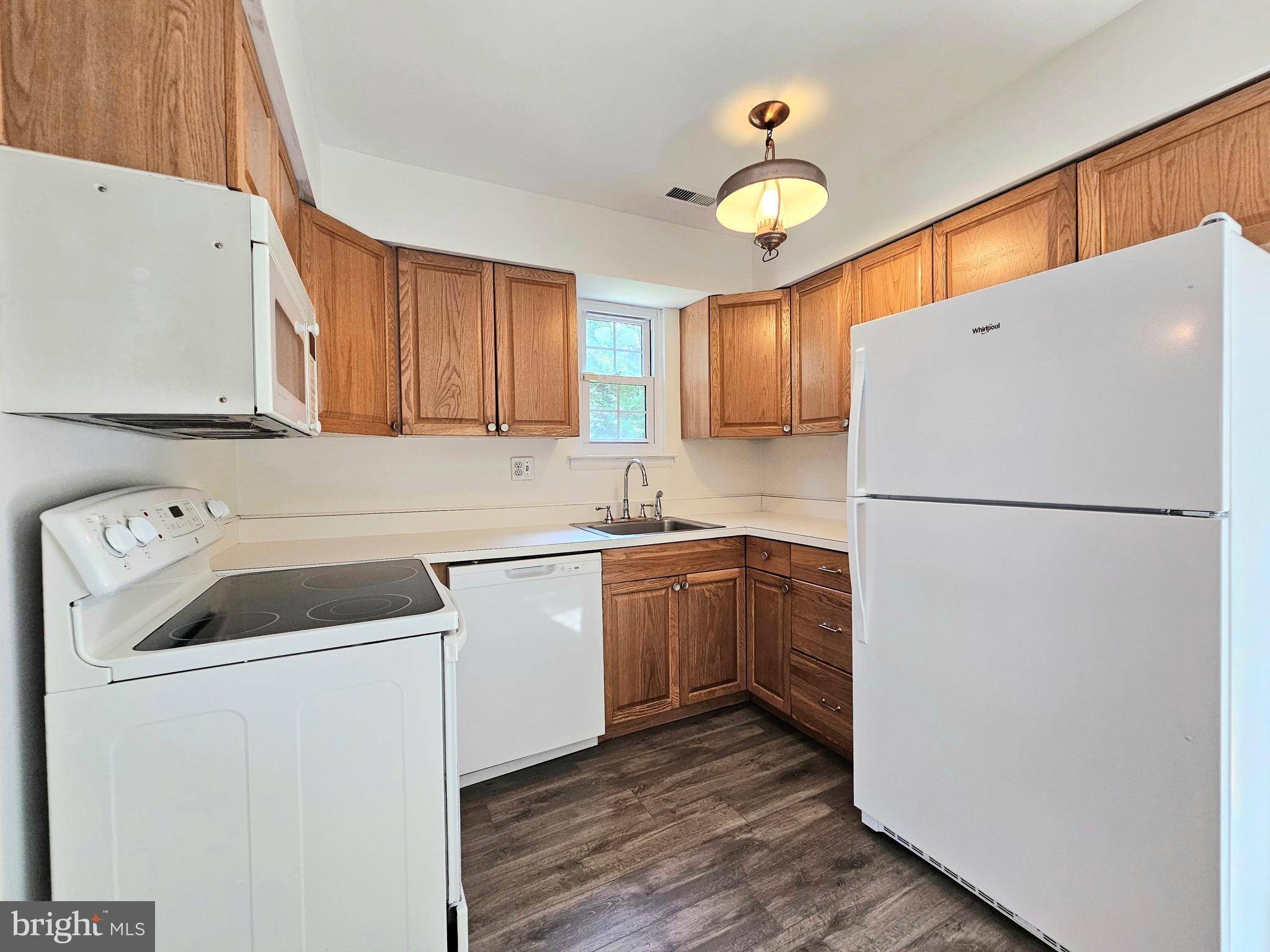 Warminster, PA 18974,876 WILLIAMS PL