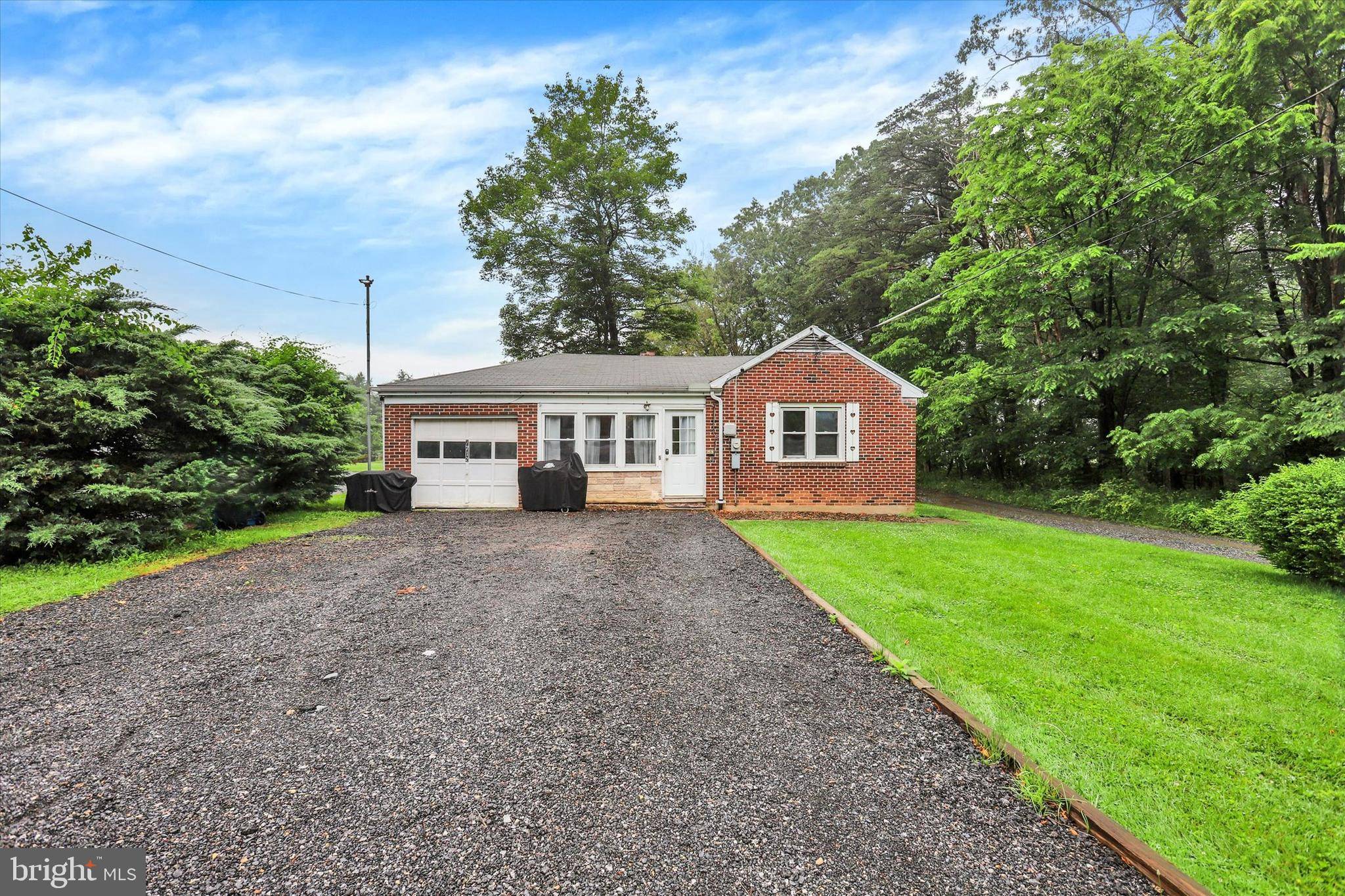 Harrisburg, PA 17112,7712 APPLEBY RD