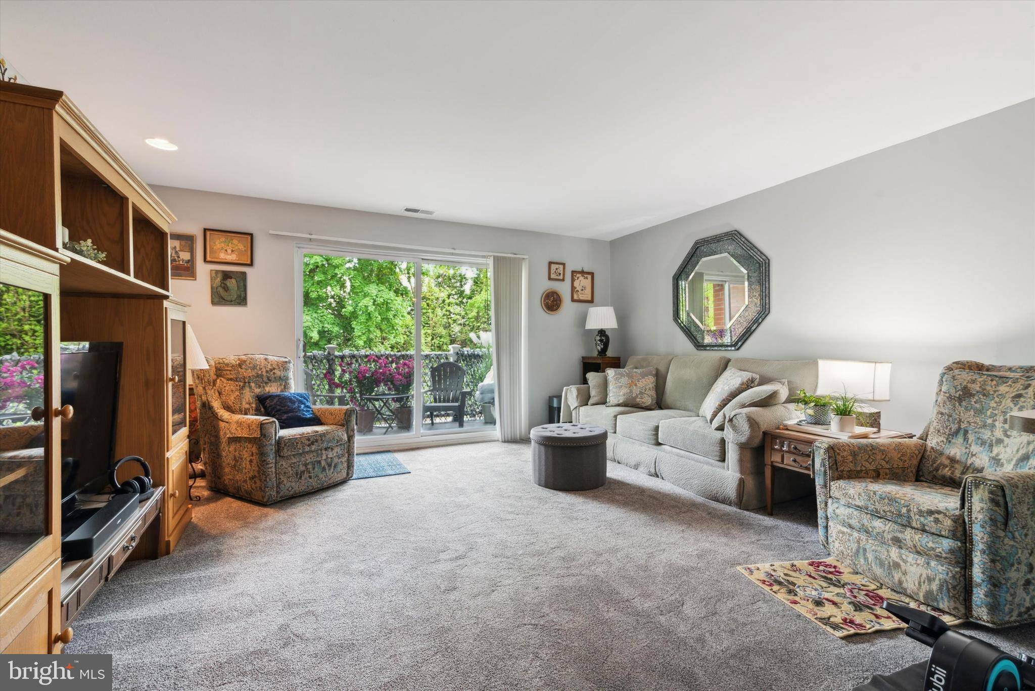 Elkins Park, PA 19027,46 TOWNSHIP LINE RD #209