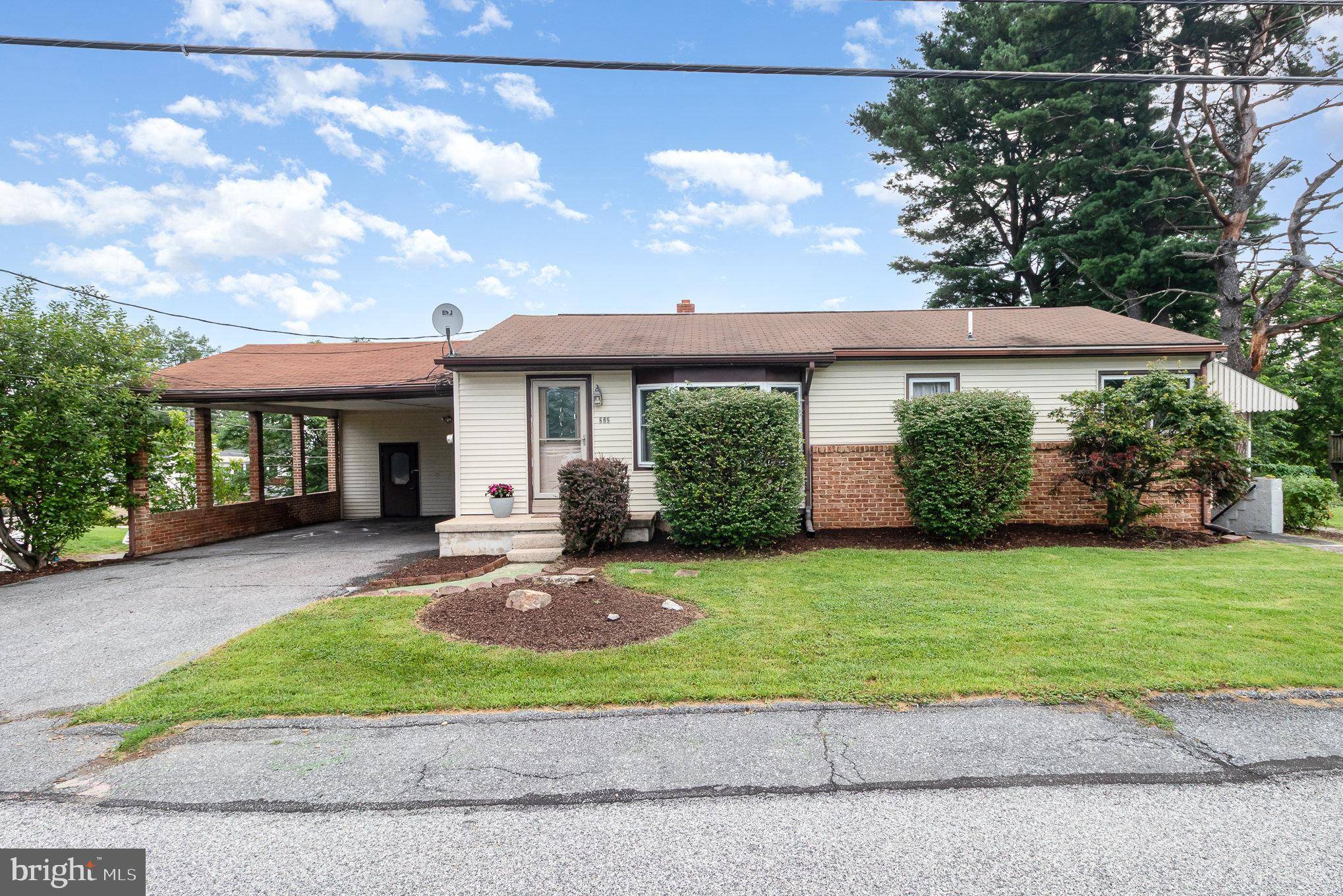 New Cumberland, PA 17070,605 EVERGREEN RD
