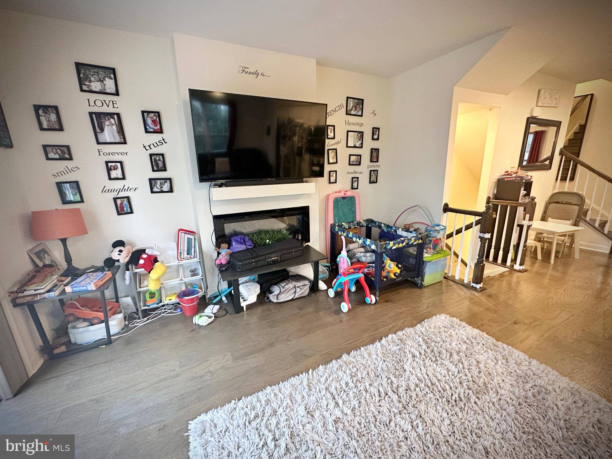 Lanham, MD 20706,9914 WOOD EDGE WAY