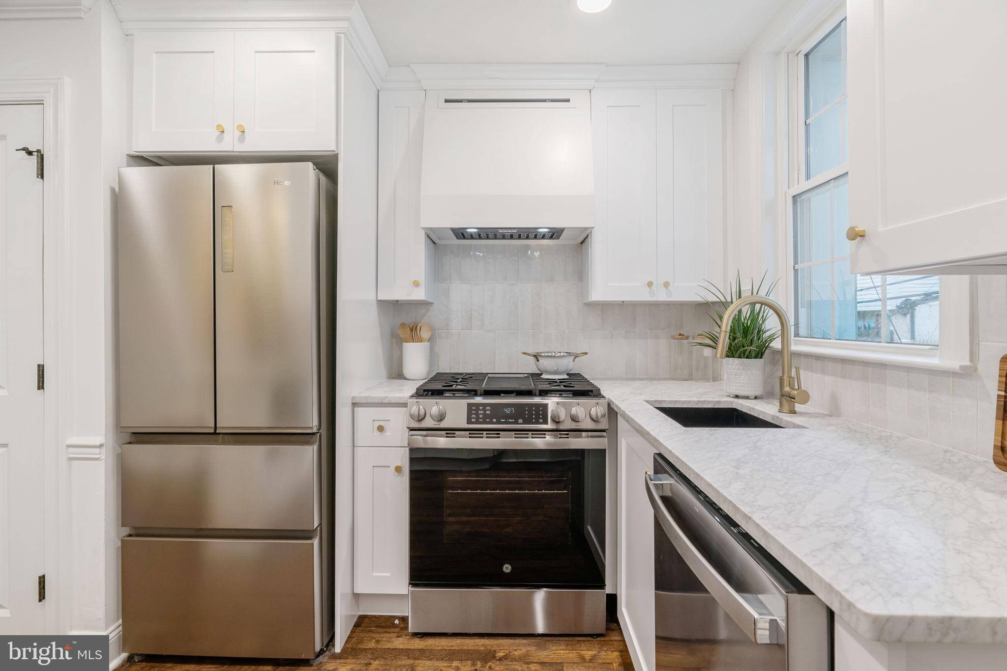 Philadelphia, PA 19145,1935 S HEMBERGER ST