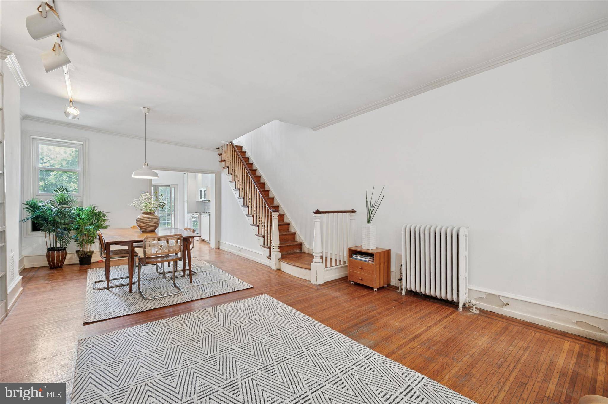 Philadelphia, PA 19103,2205 PINE ST