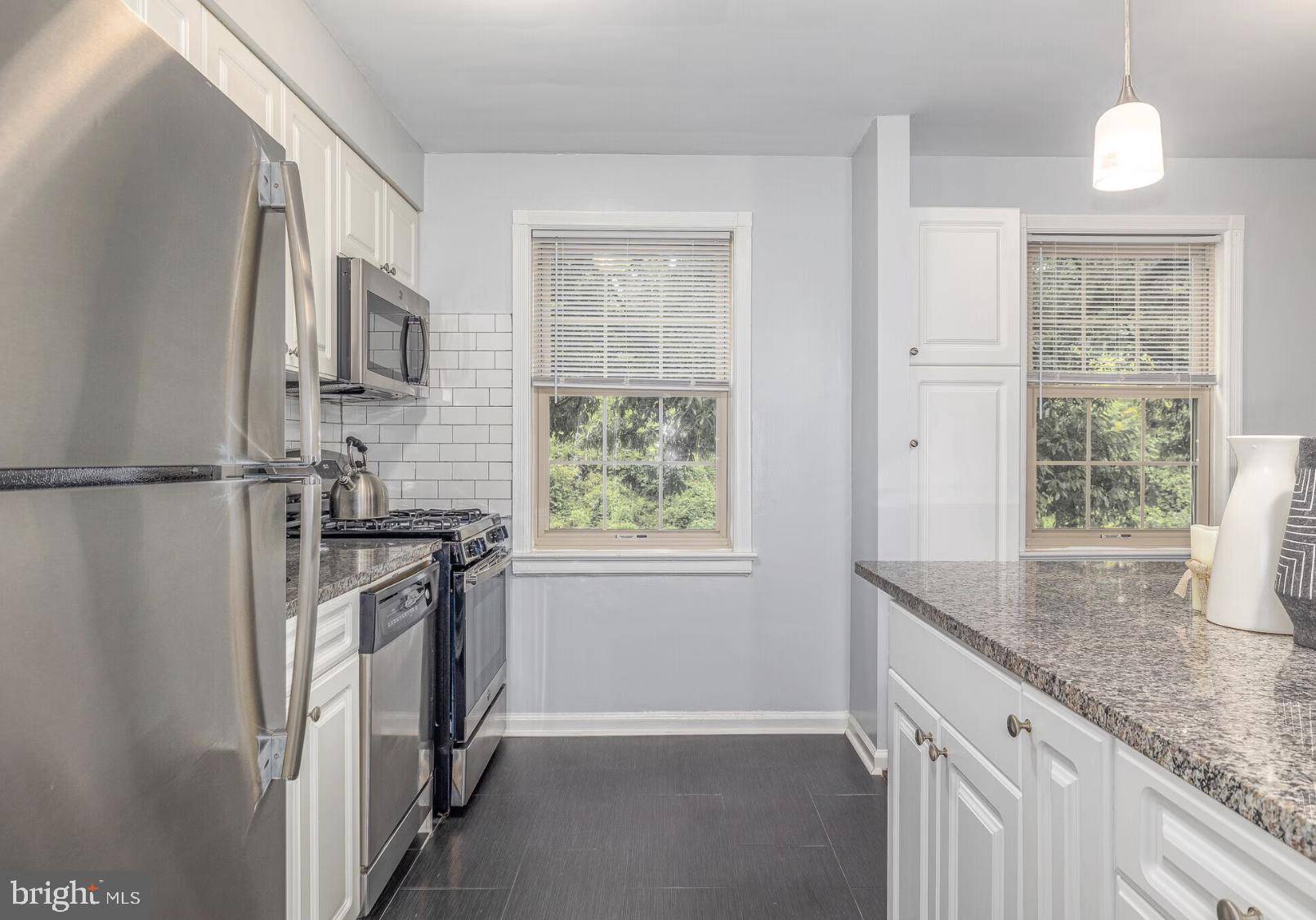 Wynnewood, PA 19096,150 E WYNNEWOOD RD #11F