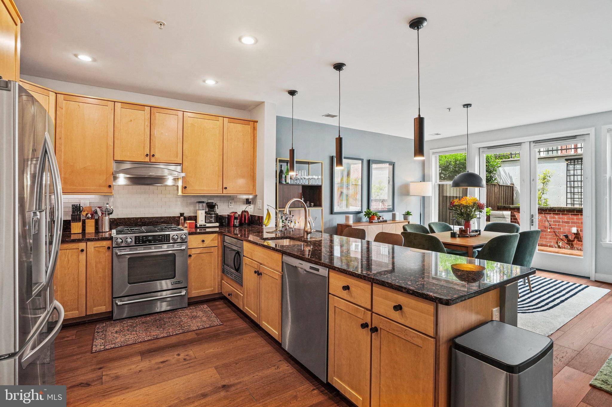Arlington, VA 22209,1811 14TH ST N #C104