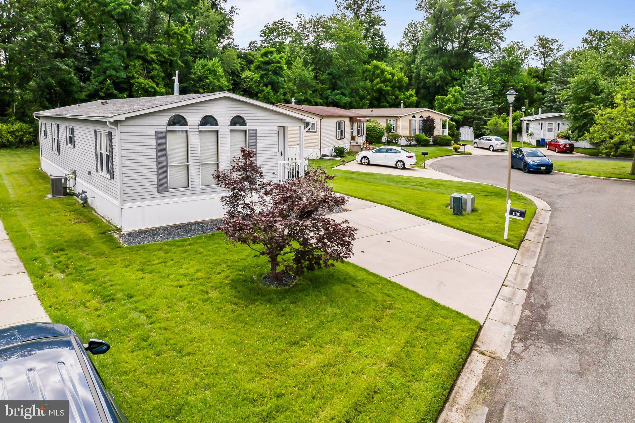 Mt Laurel, NJ 08054,542 IVY CT