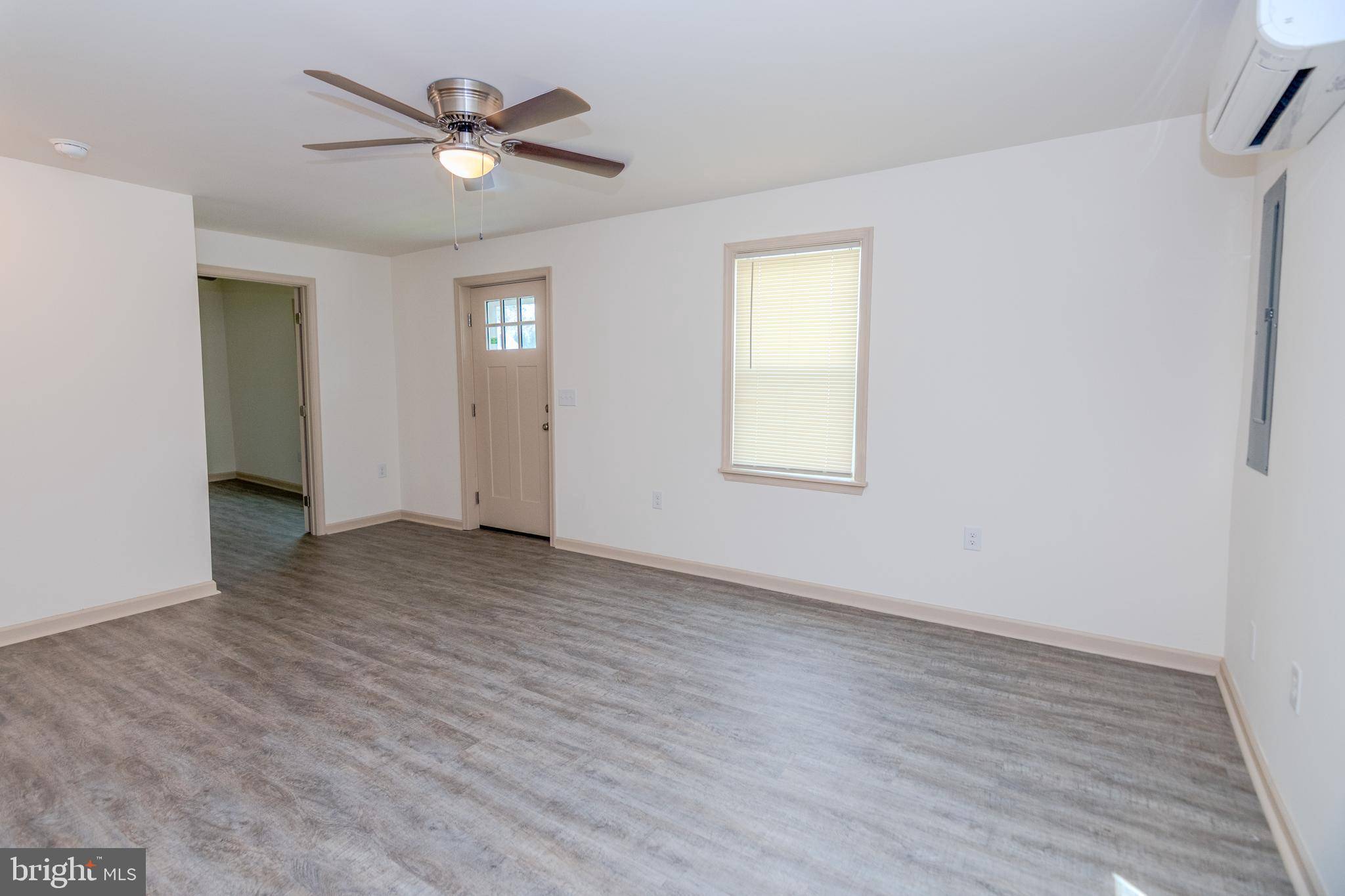 Crisfield, MD 21817,215 N 1ST ST