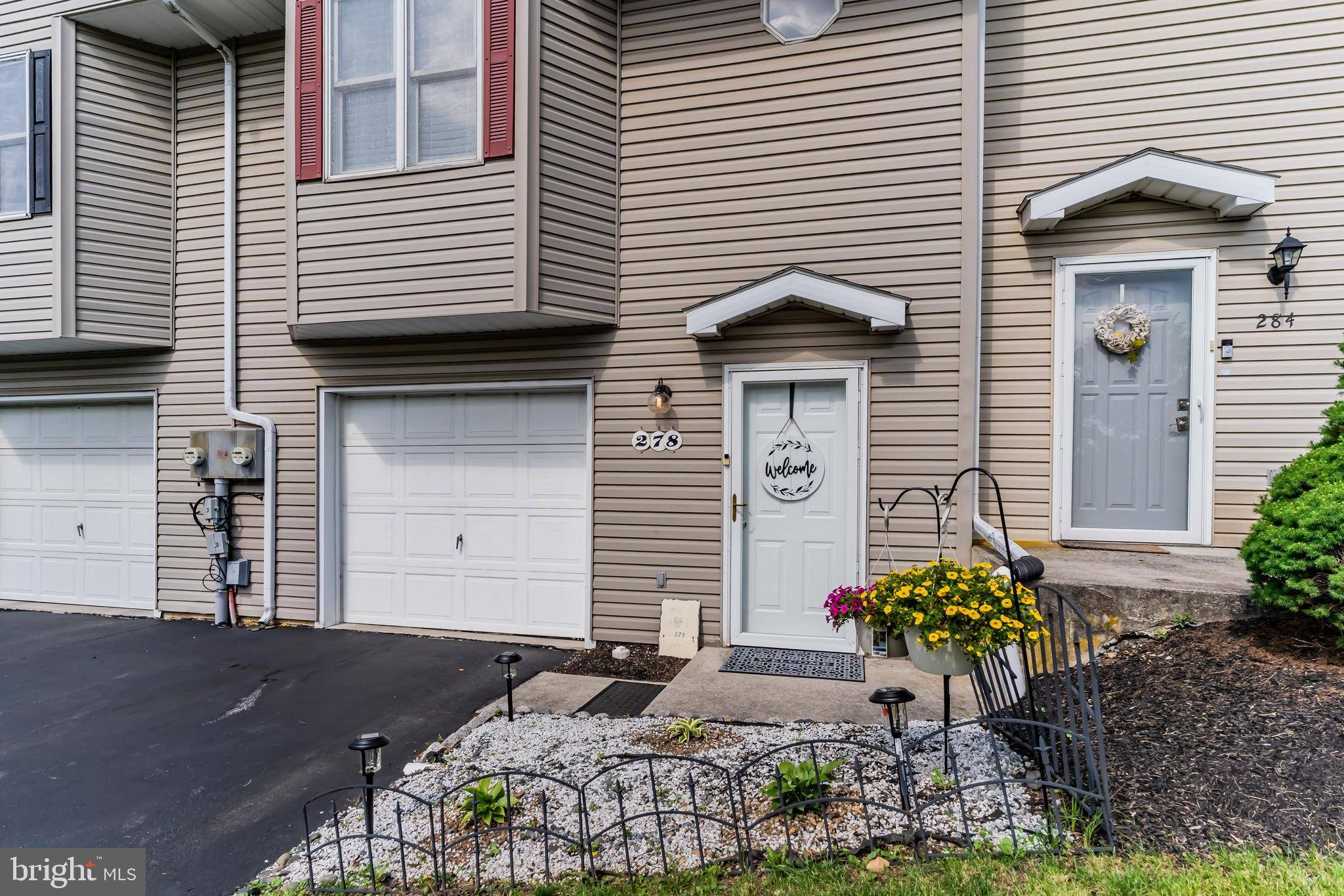 Harrisburg, PA 17111,278 CHARTWOOD DR