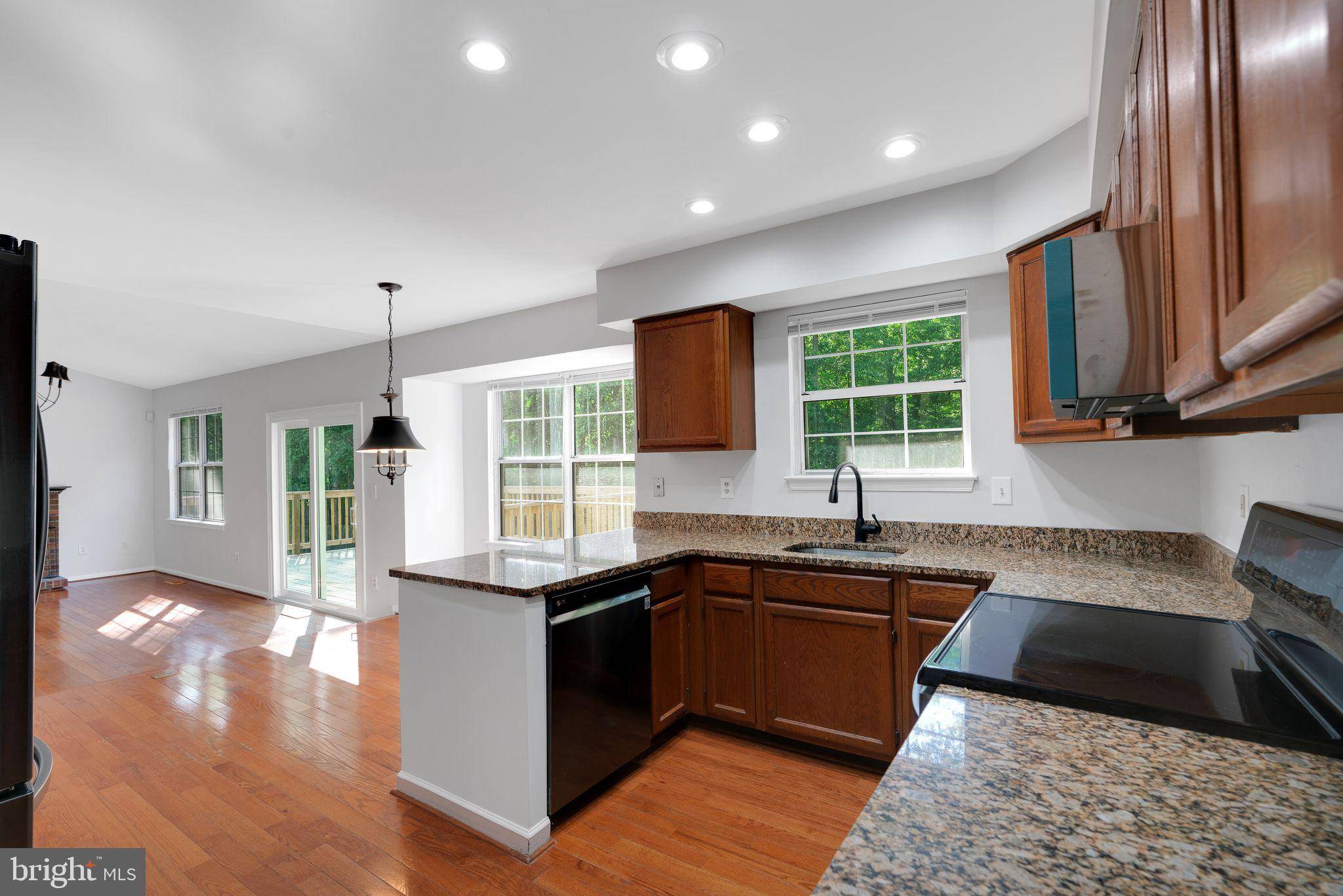 Clinton, MD 20735,9802 FOX RUN DR