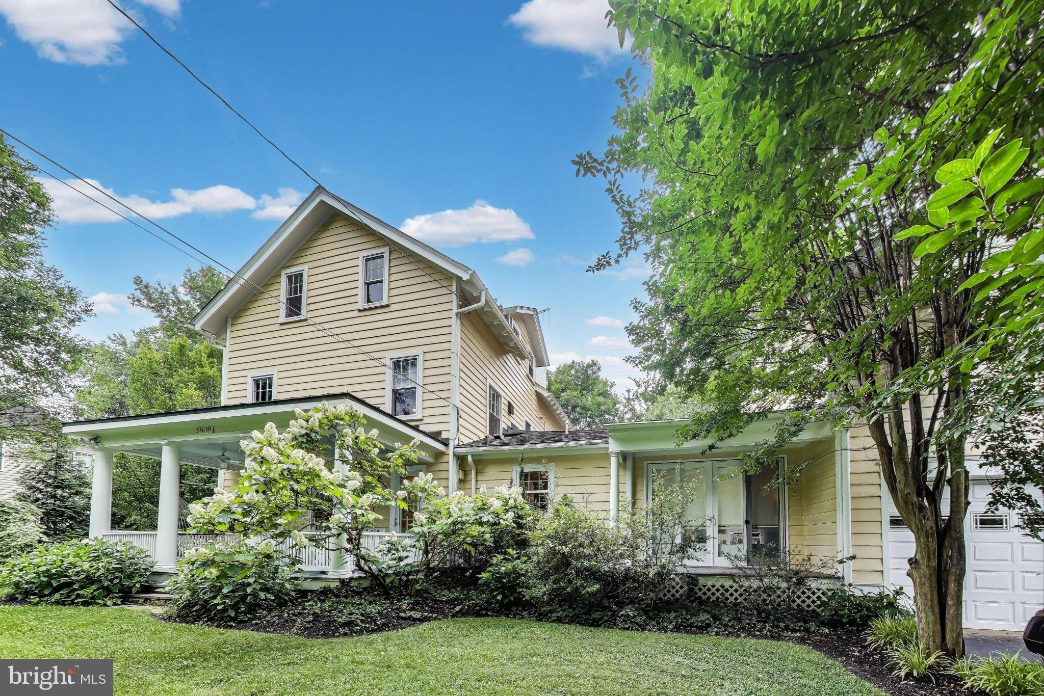 Bethesda, MD 20814,5809 GROSVENOR LN