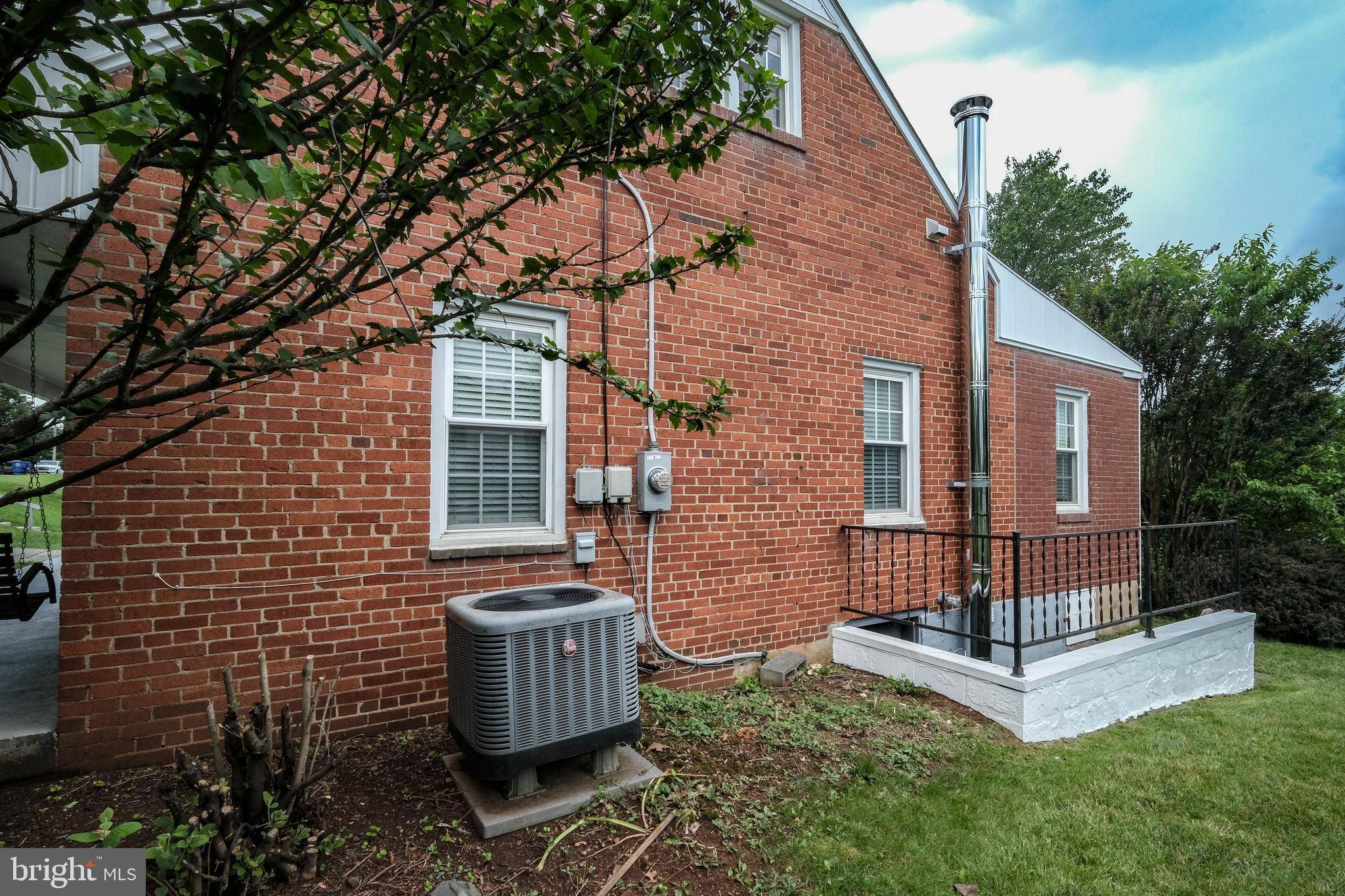 Front Royal, VA 22630,830 WILLIAM ST