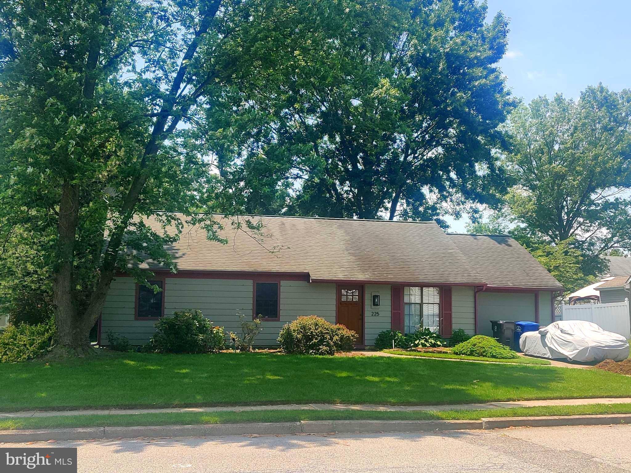 Delran, NJ 08075,225 BENTWOOD DR