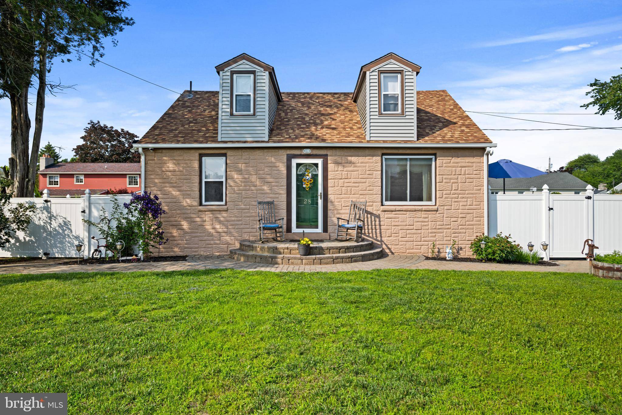 Pennsville, NJ 08070,28 EATON RD