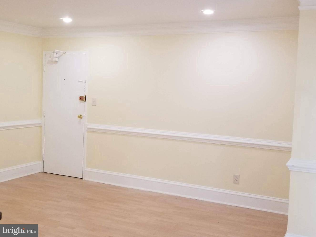 Annandale, VA 22003,7759 DONNYBROOK CT #105