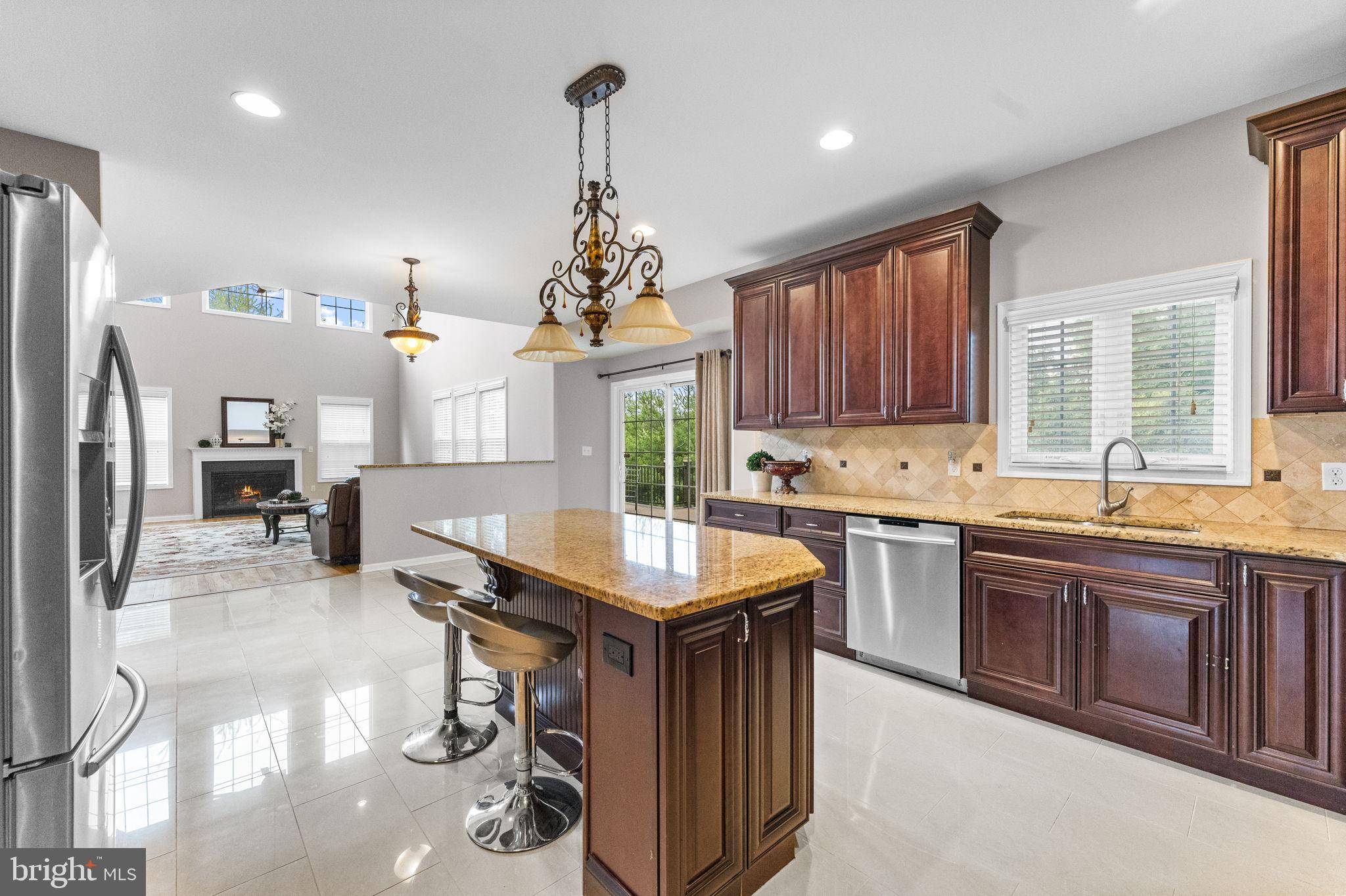 East Brunswick, NJ 08816,9 PINEHILL CT