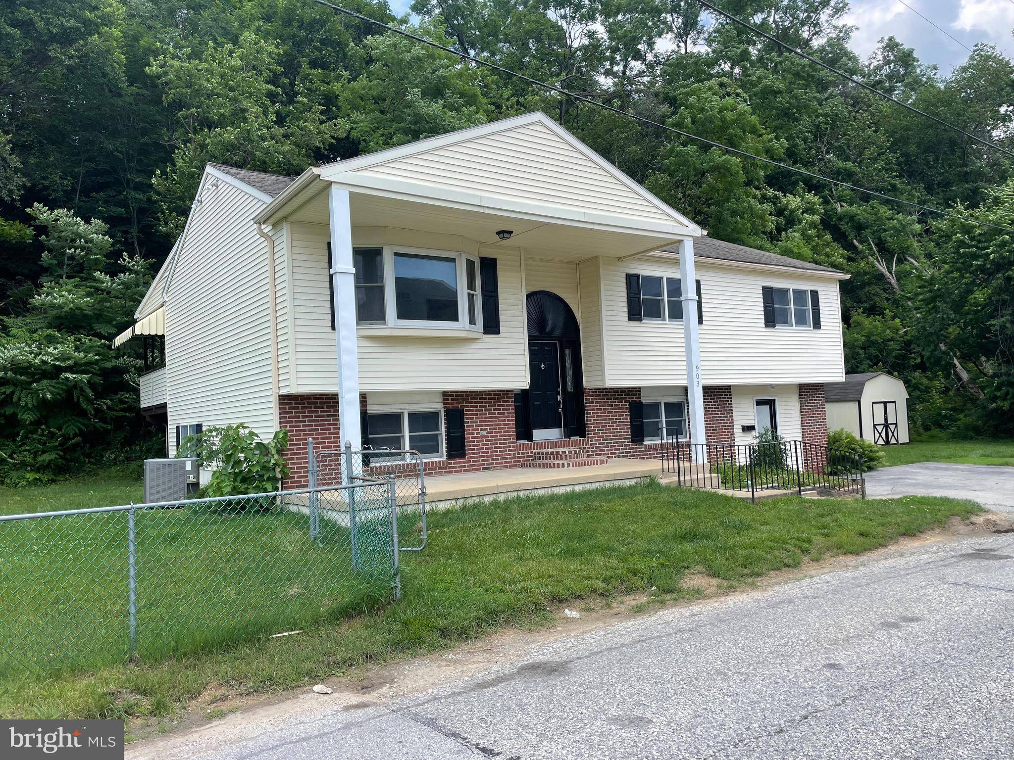Coatesville, PA 19320,903 POPLAR ST