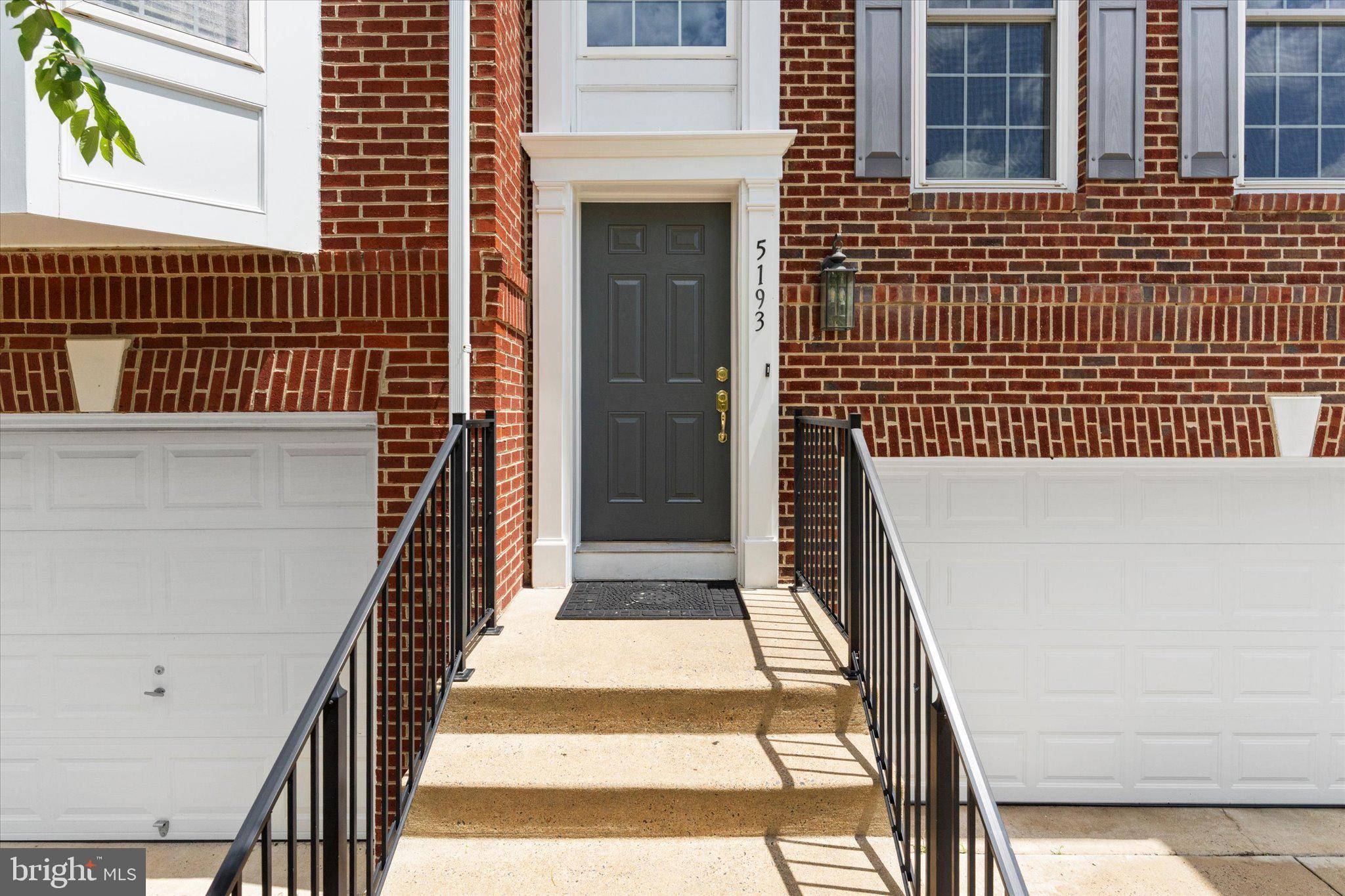 Centreville, VA 20120,5193 JULE STAR DR