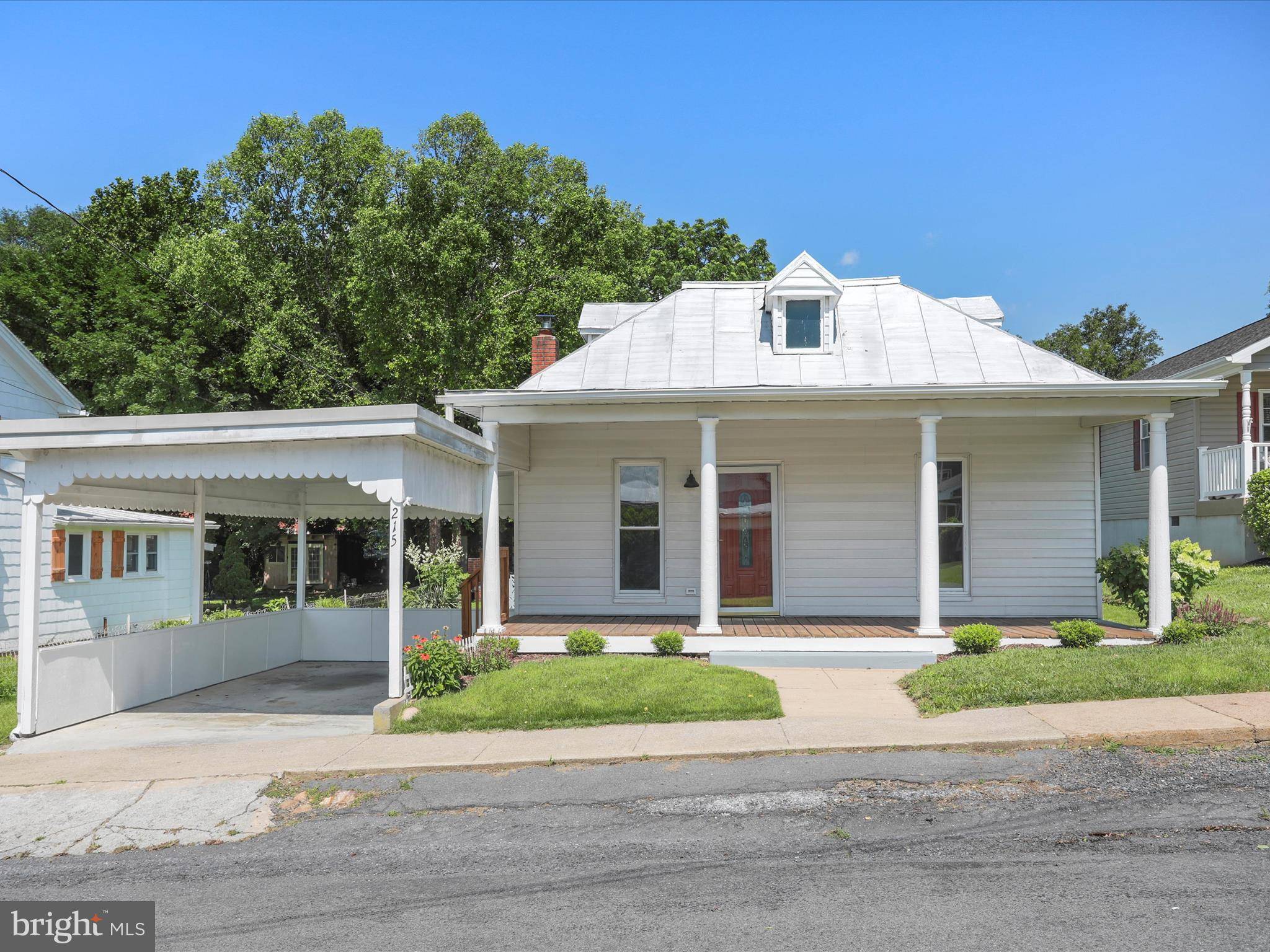 Edinburg, VA 22824,215 SHENANDOAH AVE