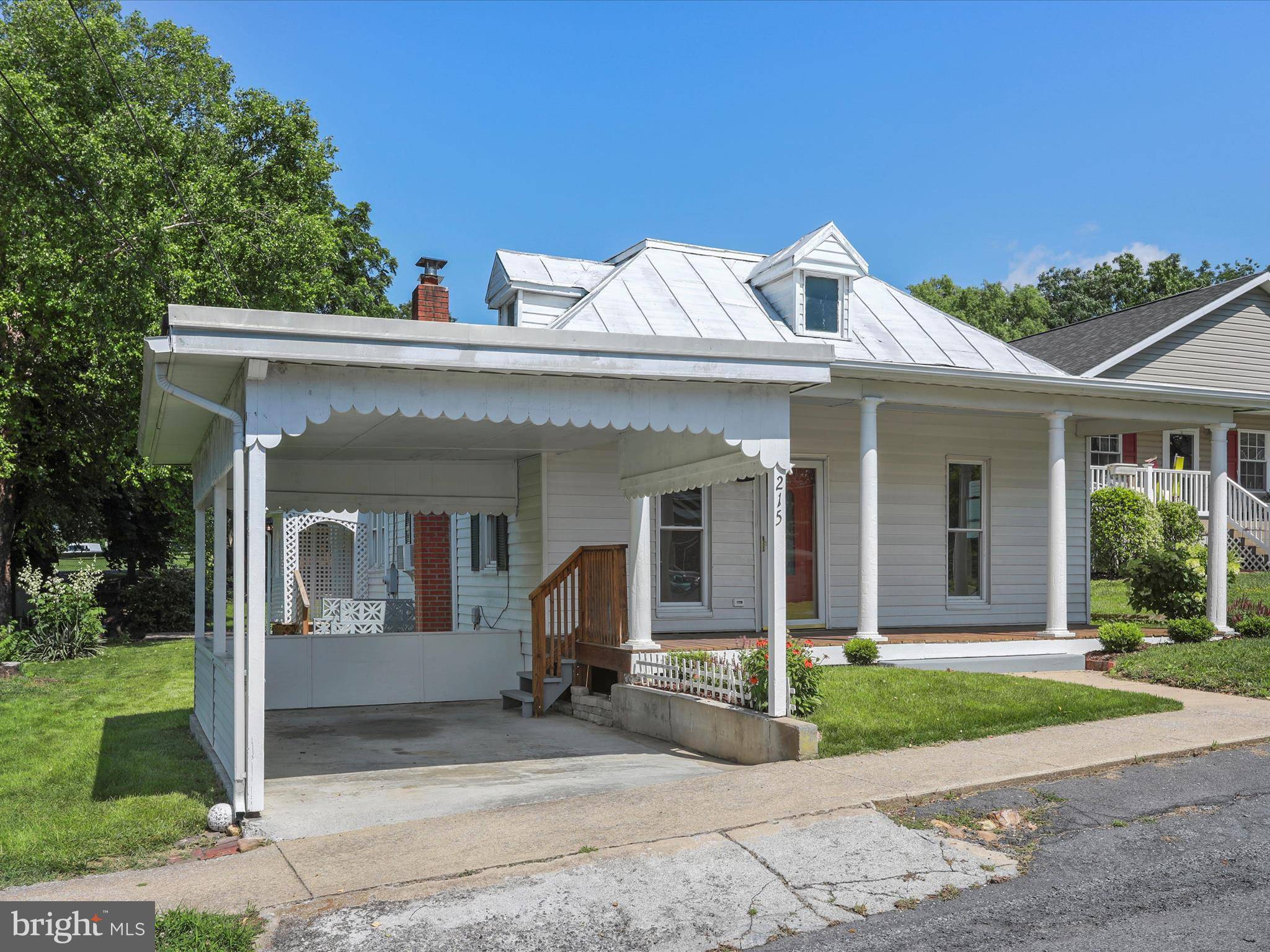 Edinburg, VA 22824,215 SHENANDOAH AVE