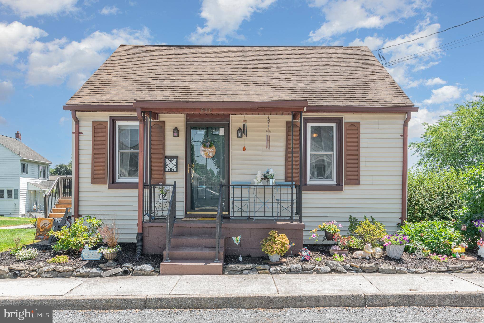 Palmyra, PA 17078,908 W CHERRY ST