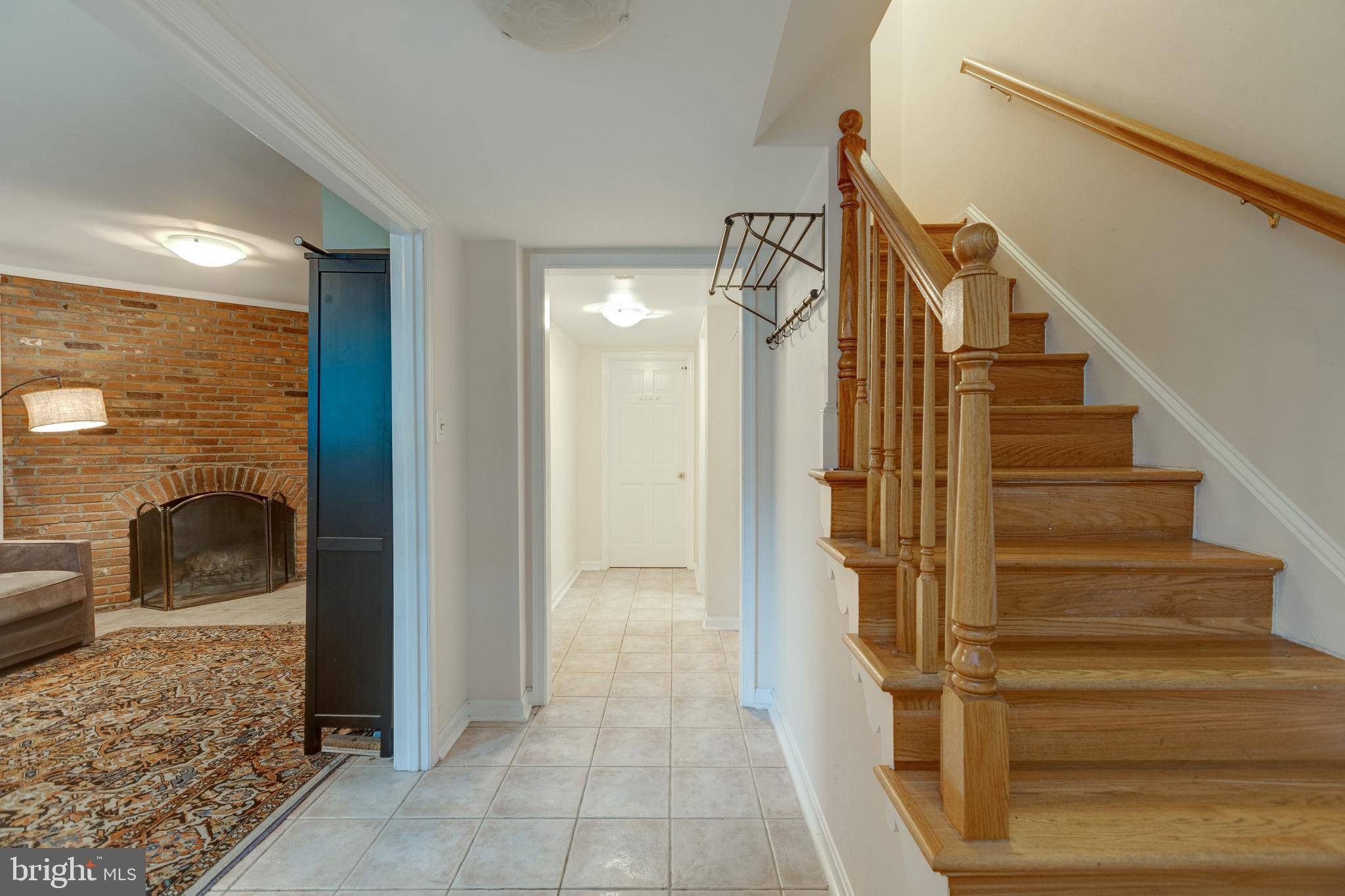 Mclean, VA 22101,6813 MARKET SQUARE DR