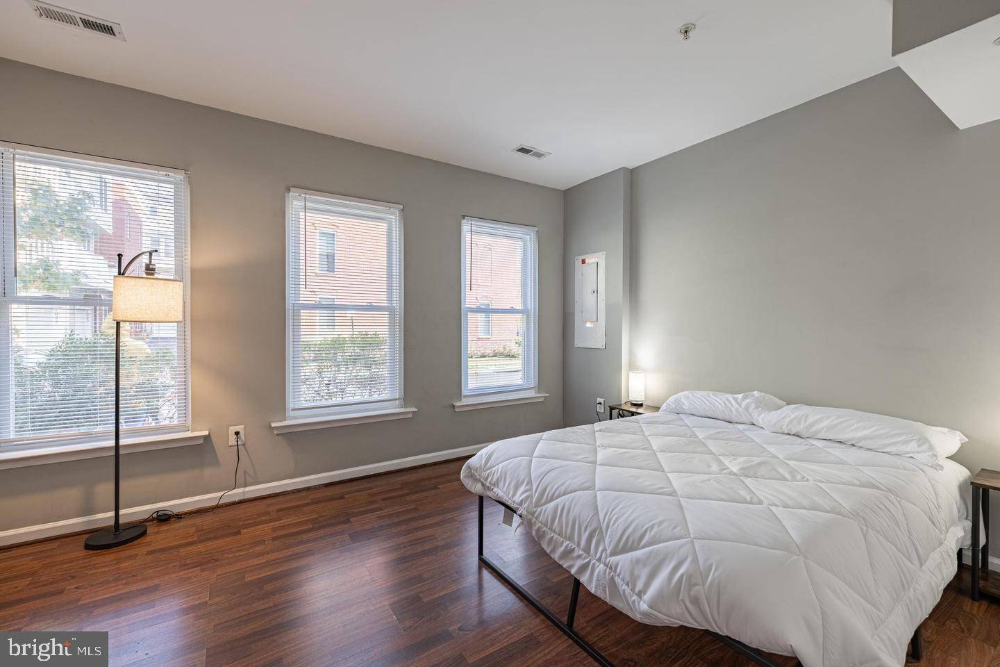 Washington, DC 20003,1021 3RD PL SE
