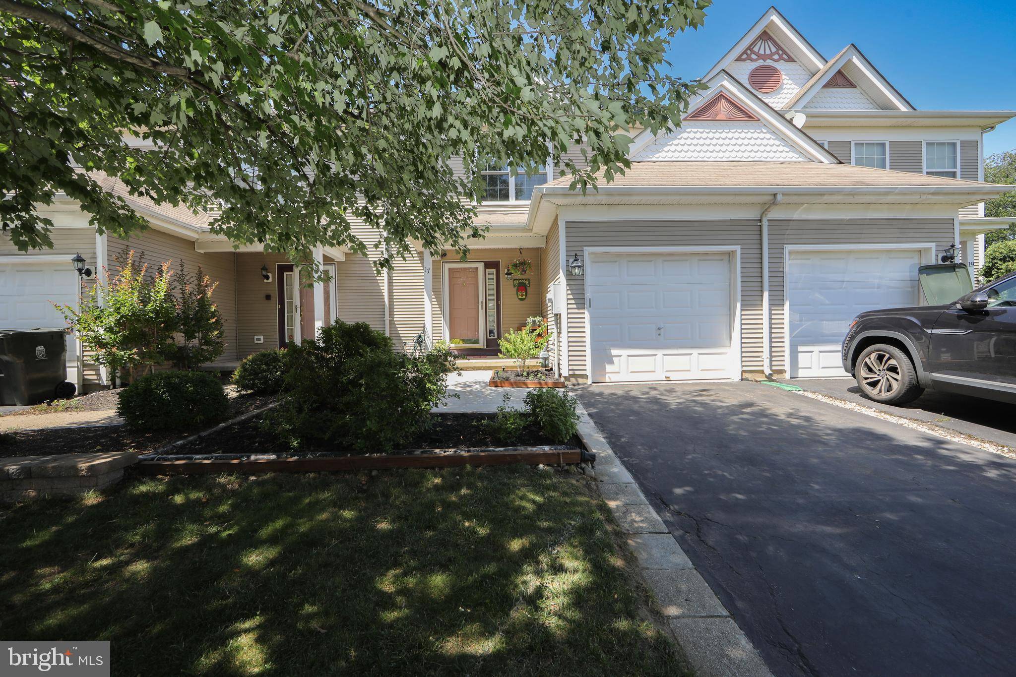 Burlington, NJ 08016,17 TATTERSALL DR