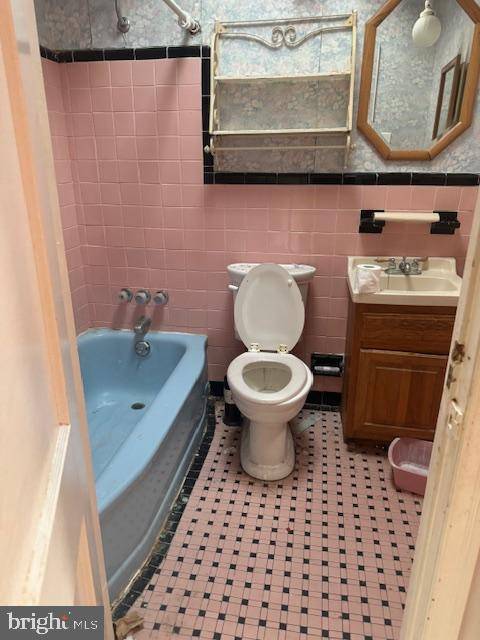 Philadelphia, PA 19145,1814 S NEWKIRK ST