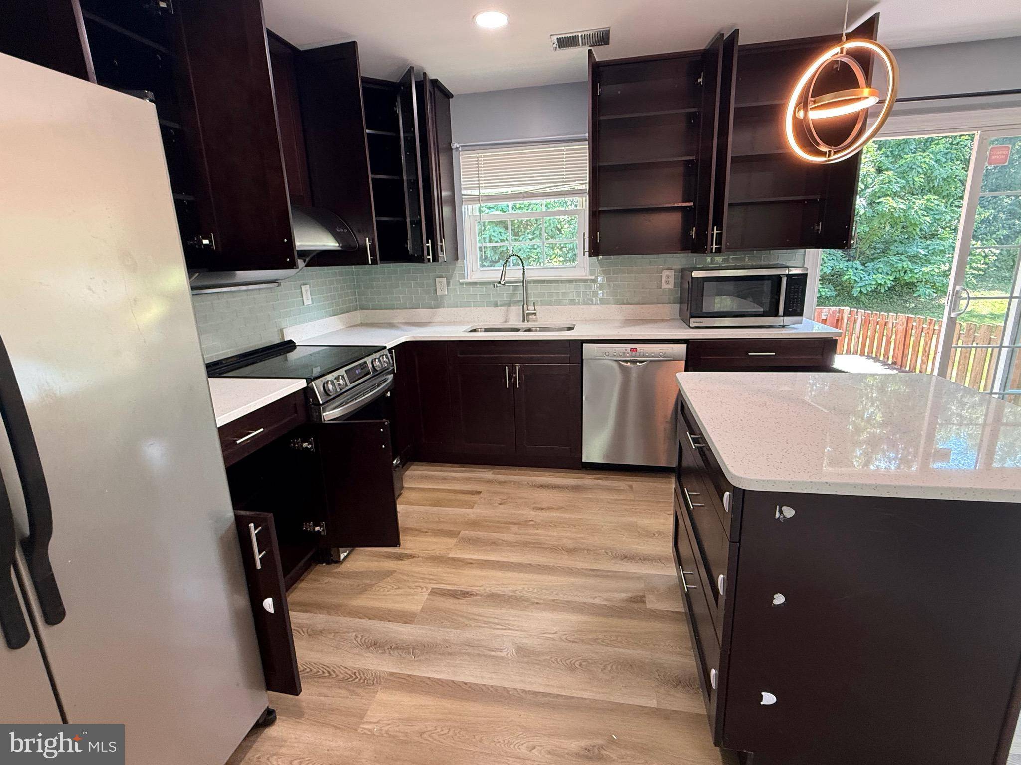 Glen Burnie, MD 21061,339 LINDERA CT