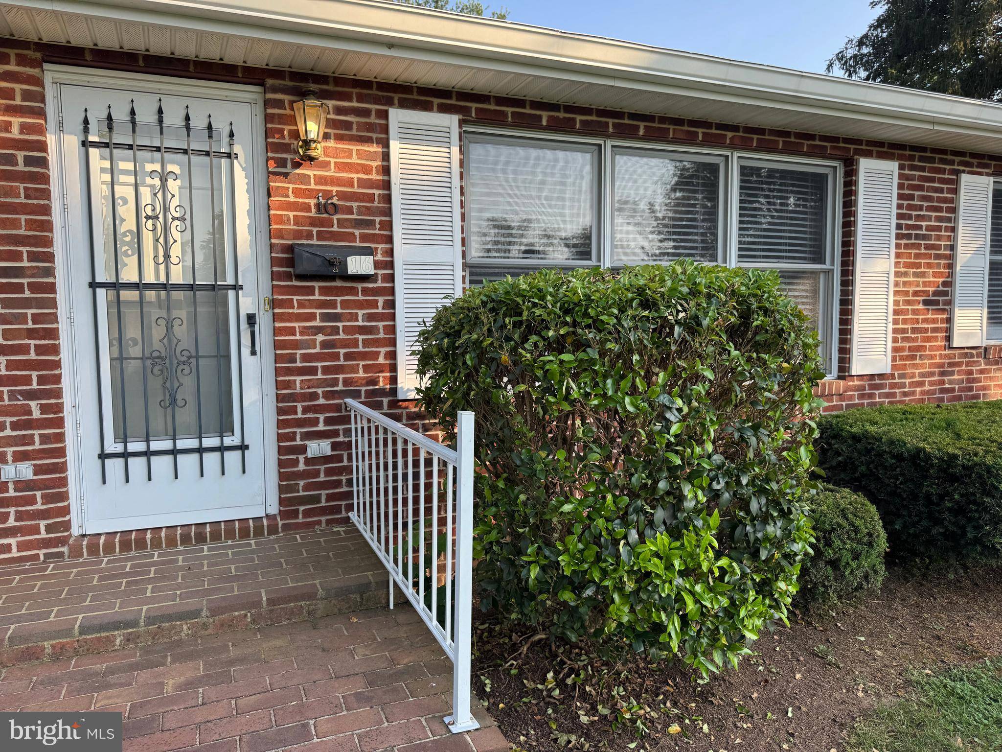 Luray, VA 22835,16 PARK AVE