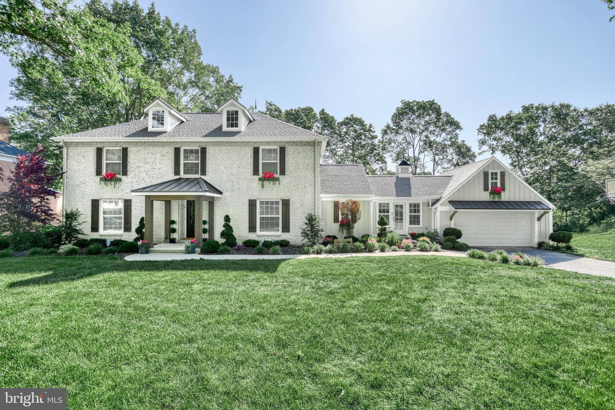 Camp Hill, PA 17011,215 E LAUER LN