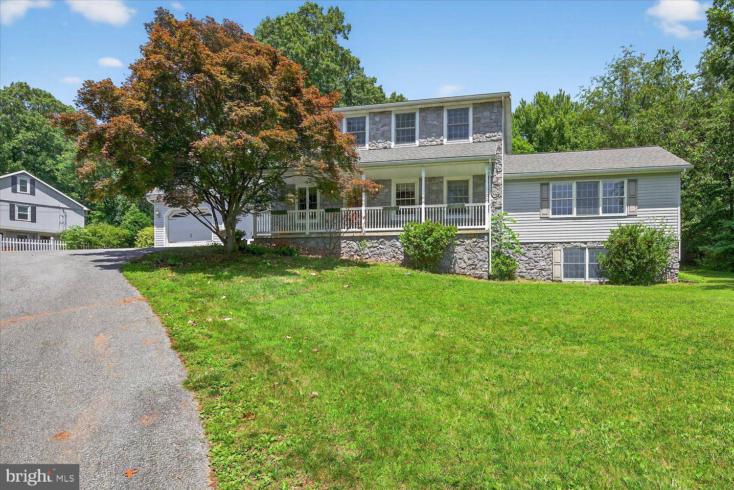 Reinholds, PA 17569,300 BLACK HORSE RD