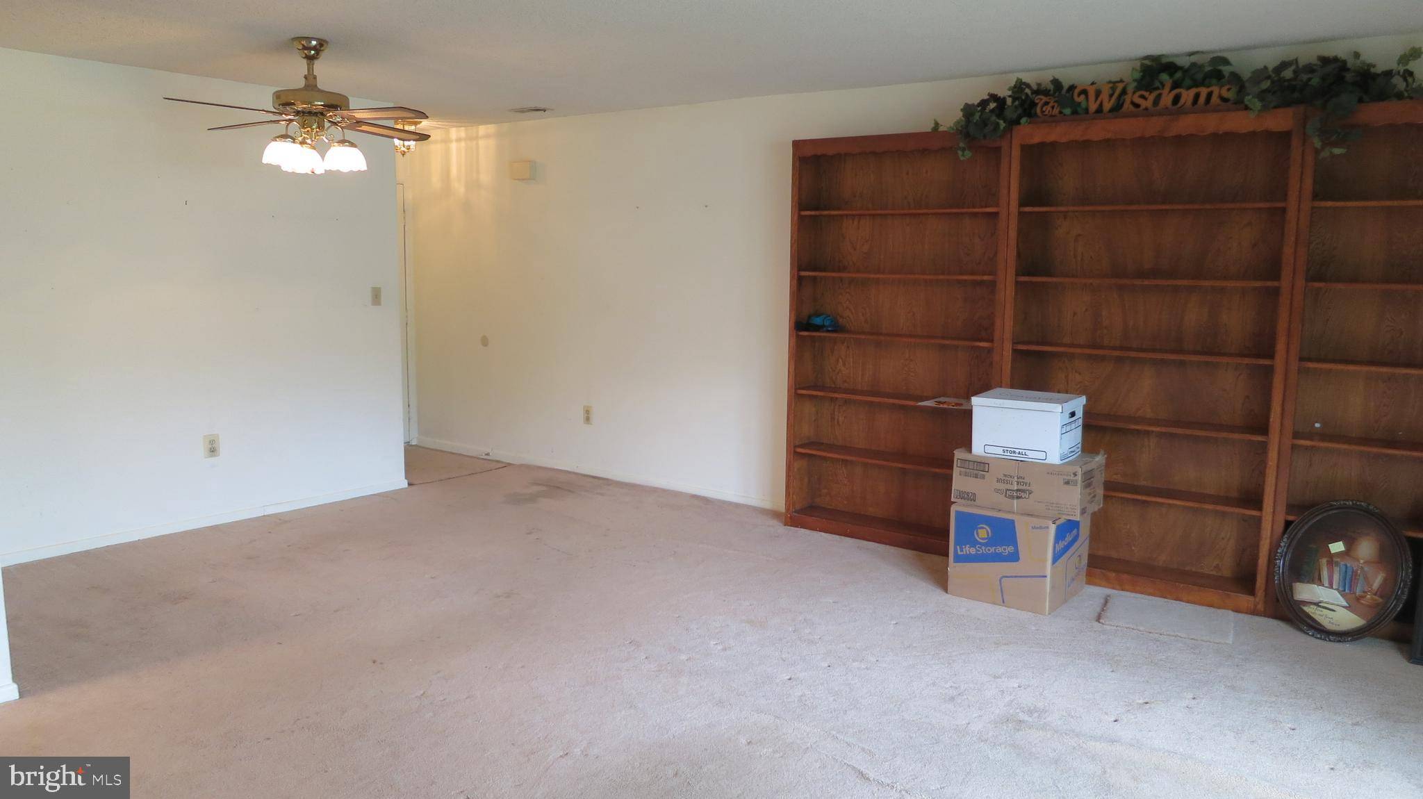 Plainsboro, NJ 08536,8407 TAMARRON DR