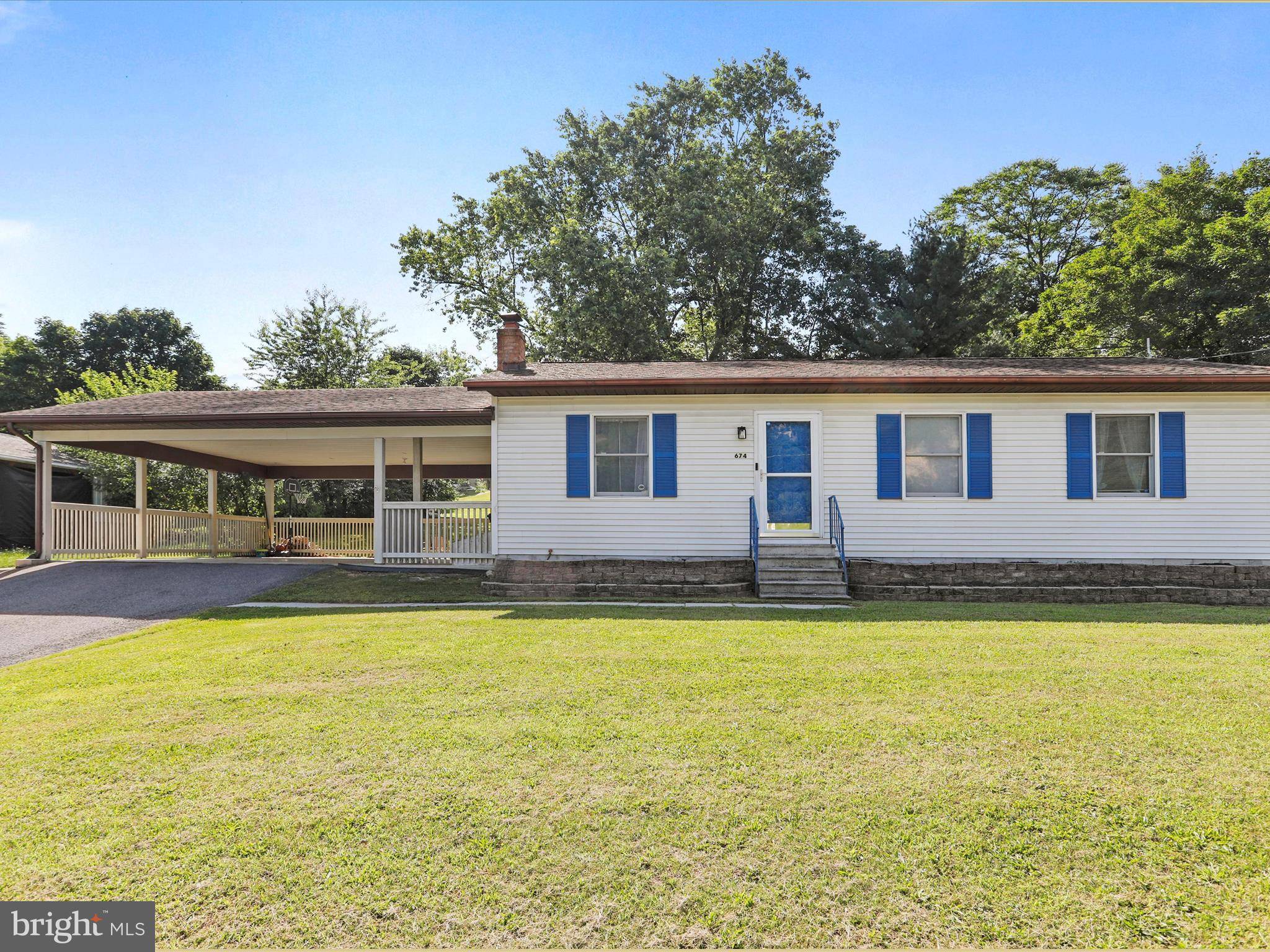 Berkeley Springs, WV 25411,674 HARRISON AVE