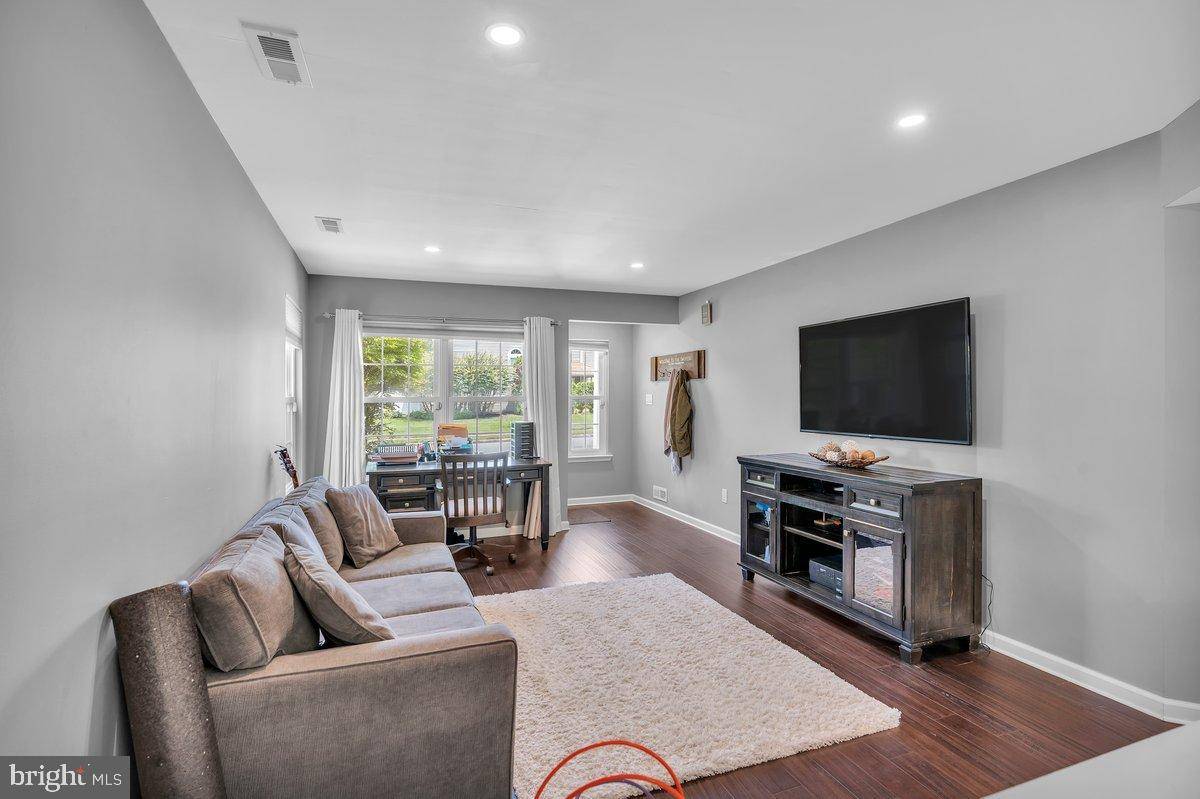 Blackwood, NJ 08012,506 MASTERS DR