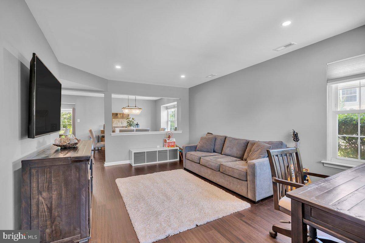 Blackwood, NJ 08012,506 MASTERS DR