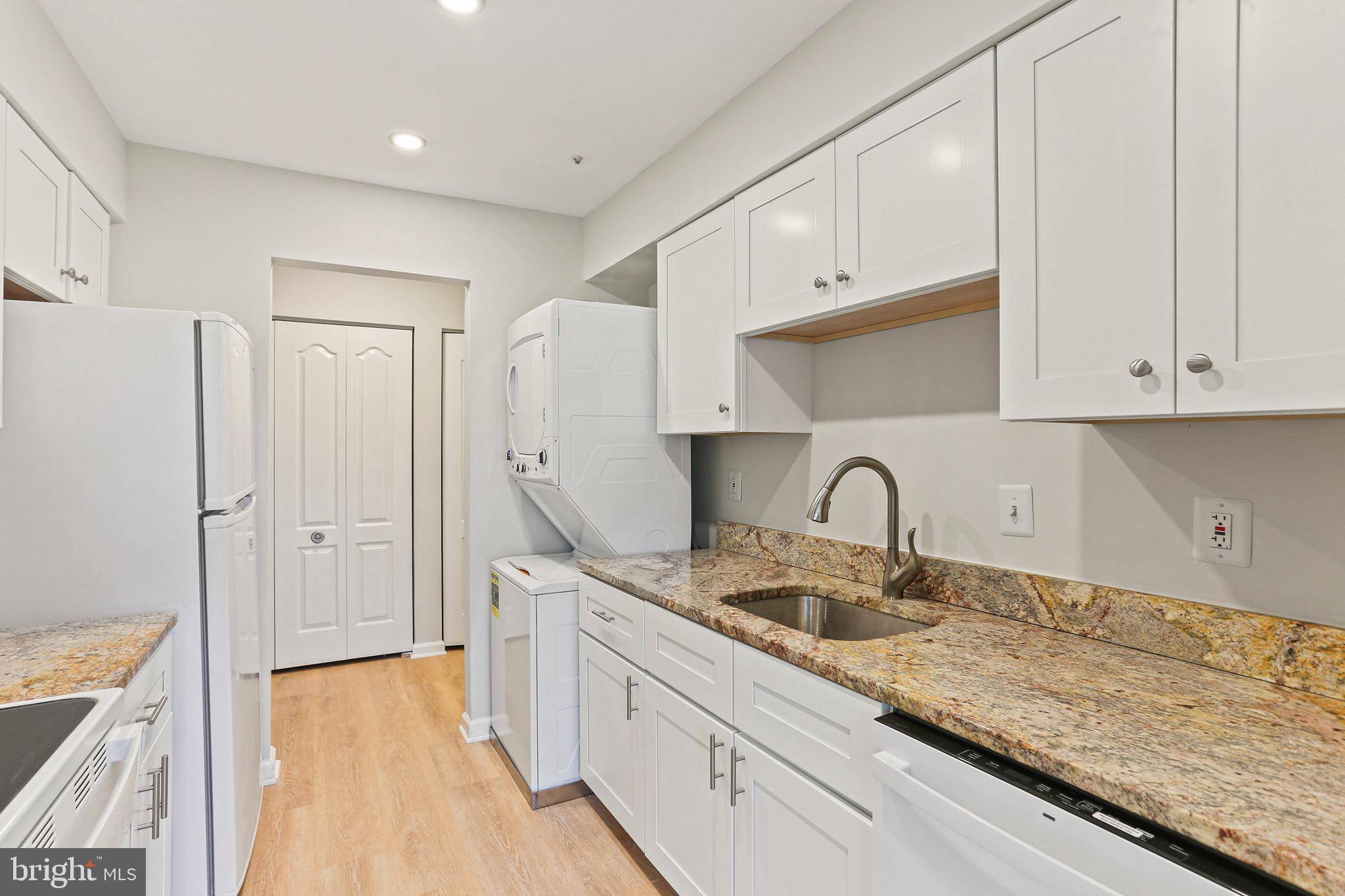 Ellicott City, MD 21043,8607 FALLS RUN RD #H