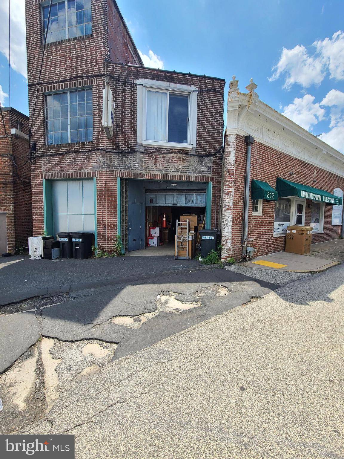 Jenkintown, PA 19046,220 YORK RD