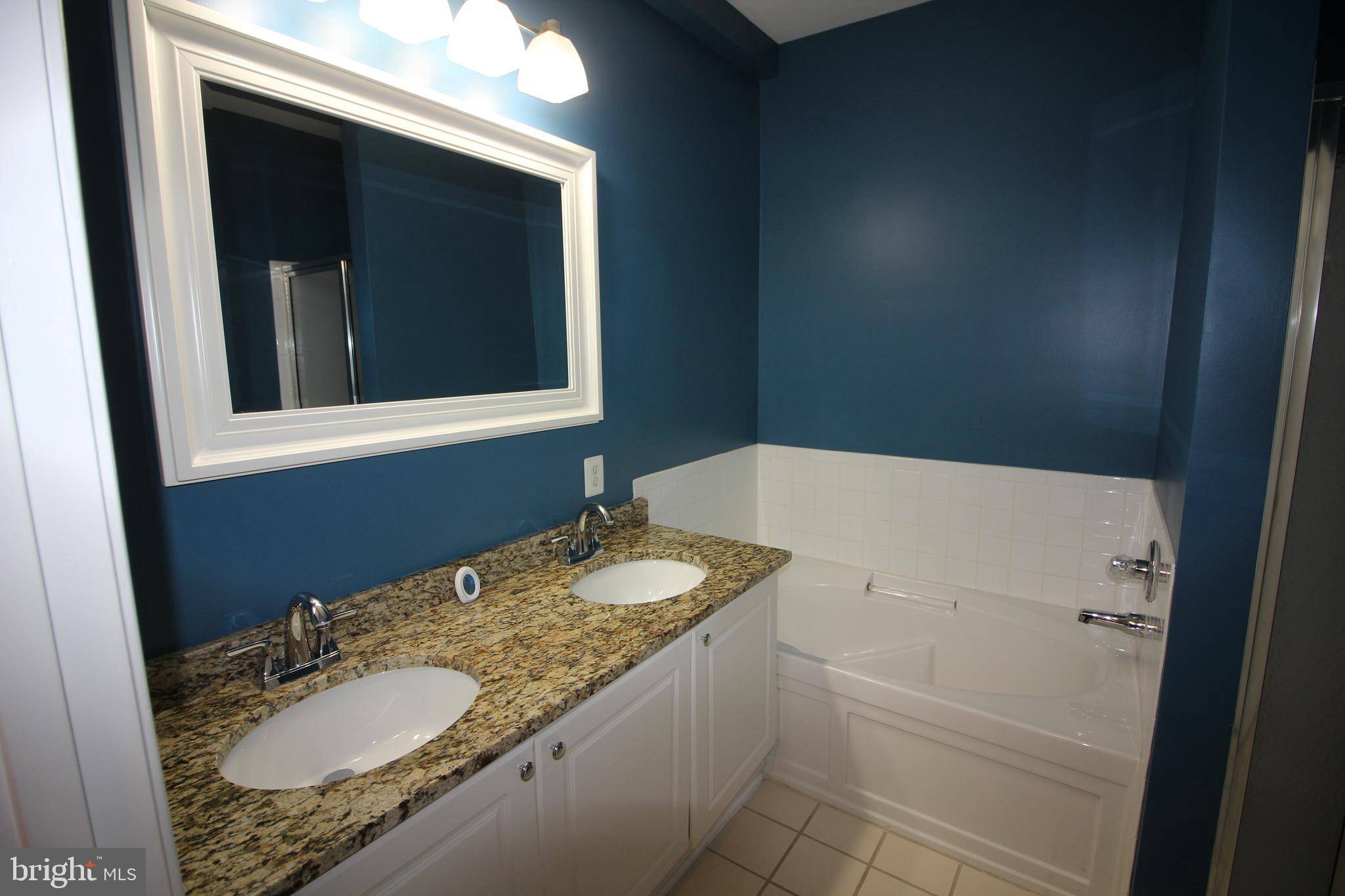 Vienna, VA 22180,2720 BELLFOREST CT #107