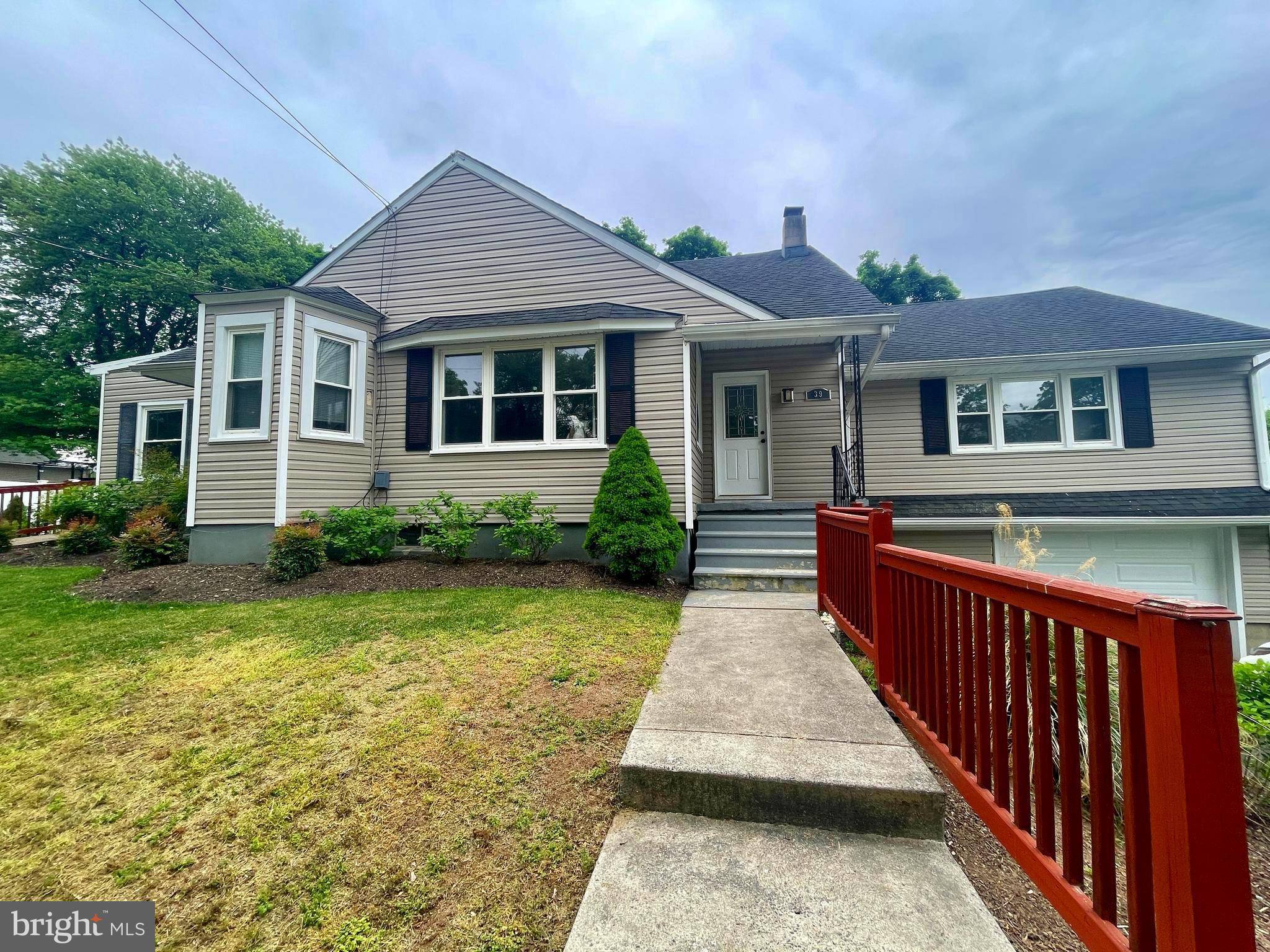 Ewing, NJ 08638,39 MABEL ST