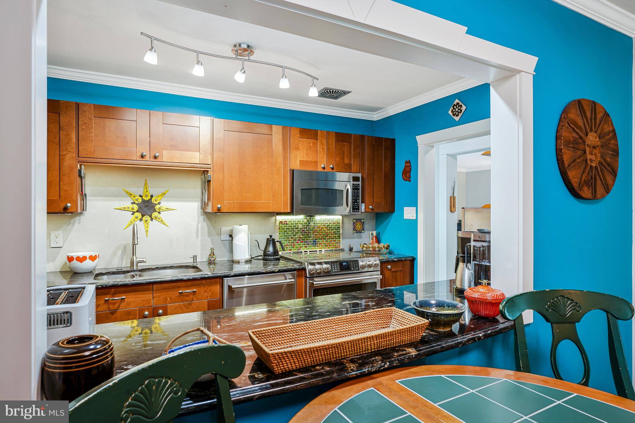 Vienna, VA 22180,8615 ACORN CIR
