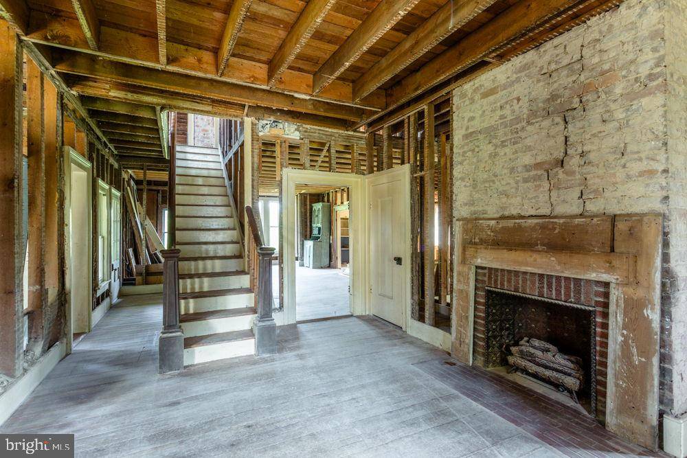 Rockingham, VA 22802,8748 NORTH VALLEY PIKE