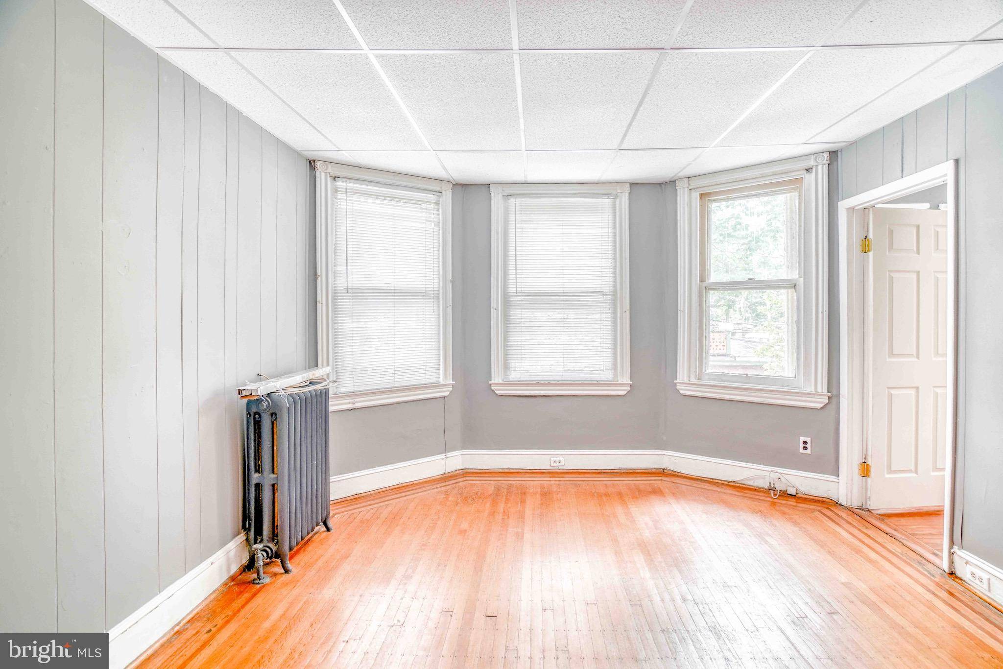 Cheltenham, PA 19012,121 CENTRAL AVE #2ND FLOOR