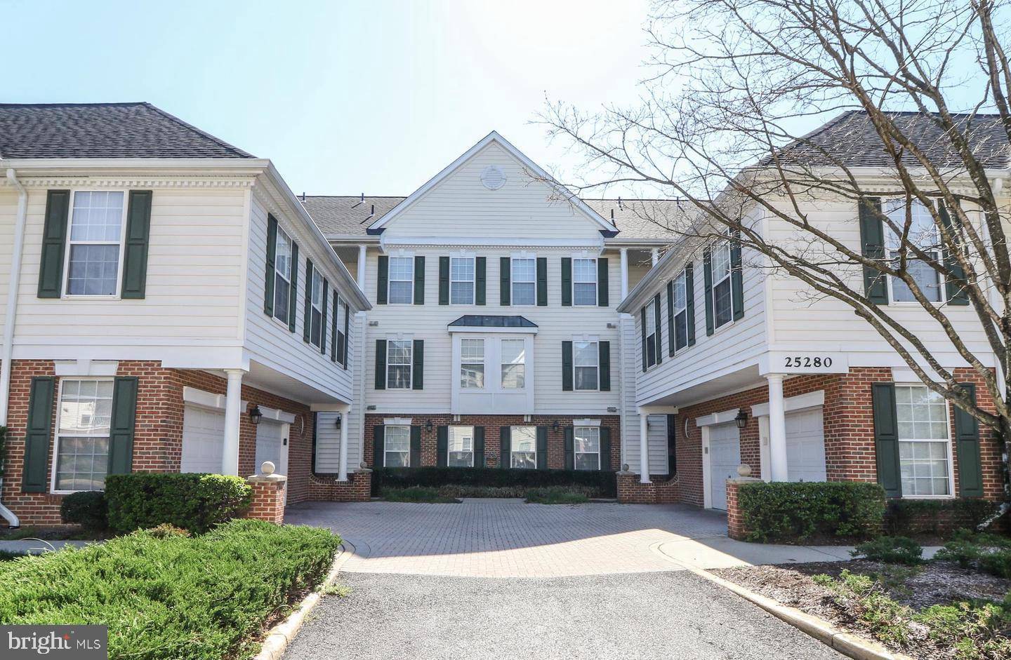 Chantilly, VA 20152,25280 LAKE SHORE SQ #304