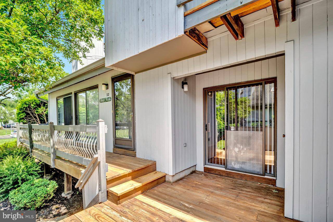 Monmouth Junction, NJ 08852,22 WITCH HAZEL CT