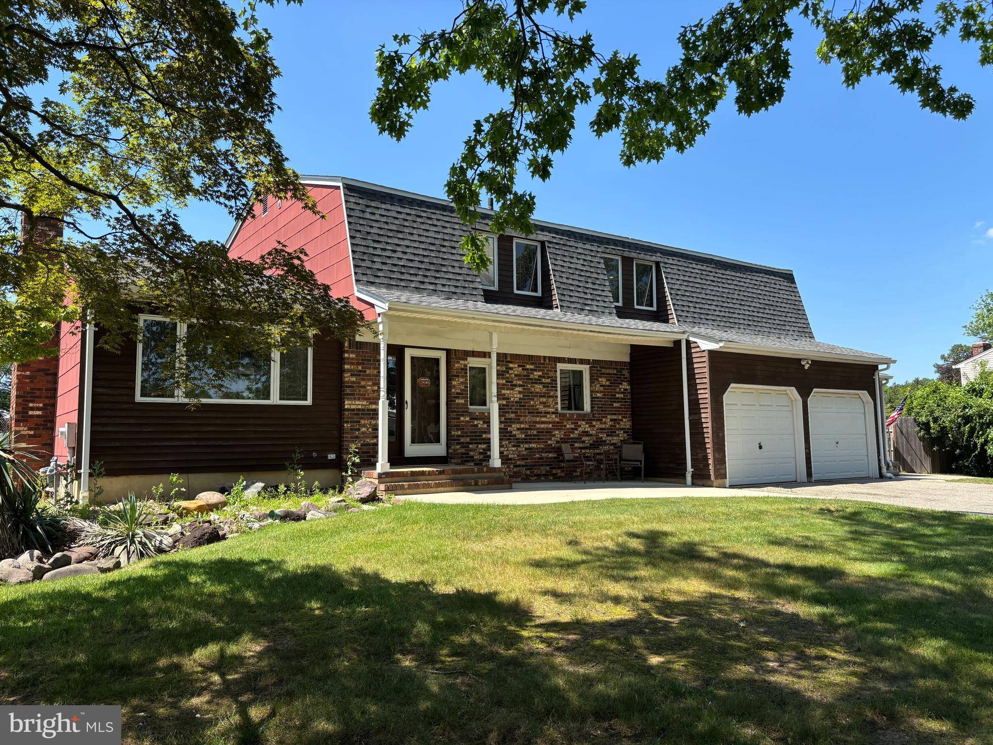 Hamilton, NJ 08619,5 DOLPHIN LANE