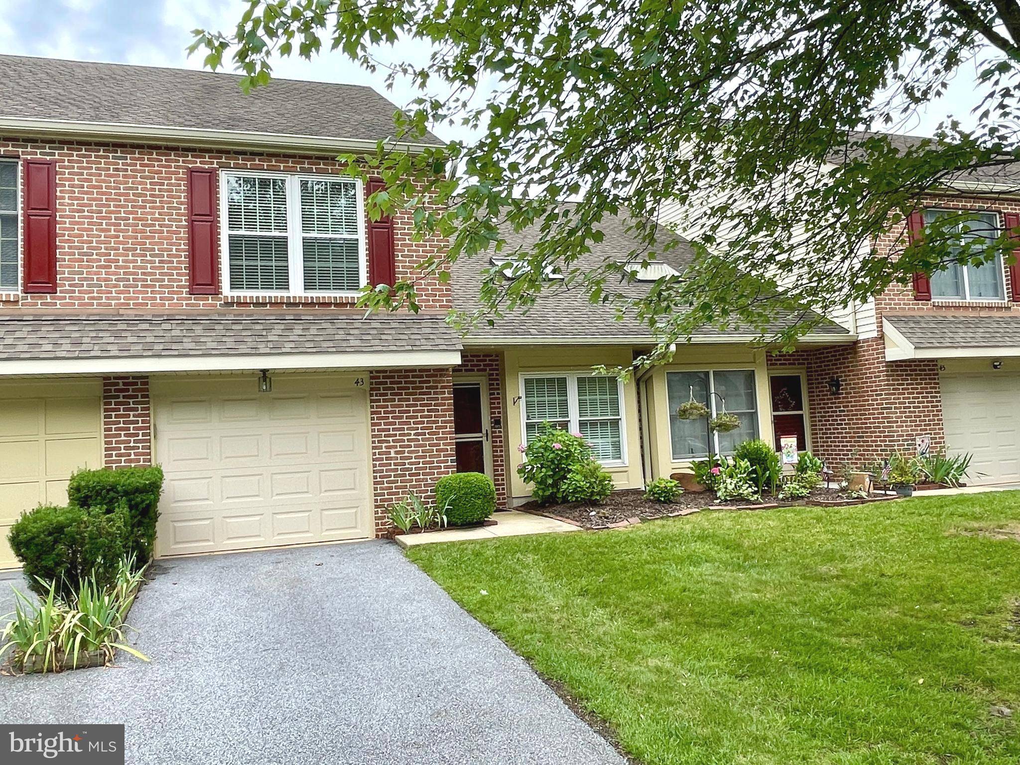 Downingtown, PA 19335,43 MAY APPLE DR