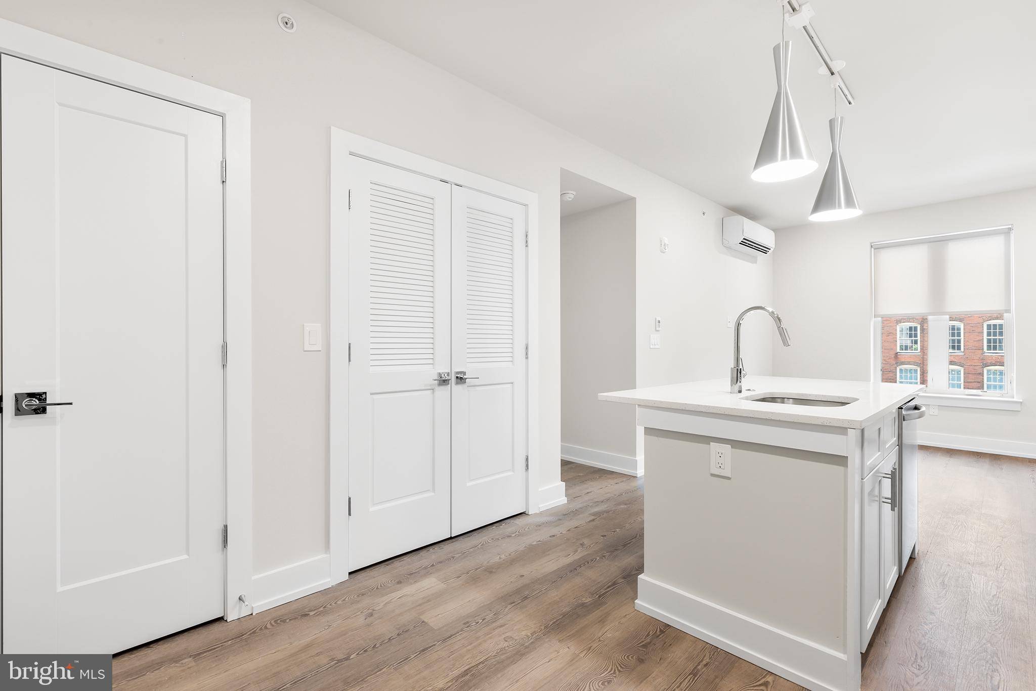 Philadelphia, PA 19106,214 VINE ST #405