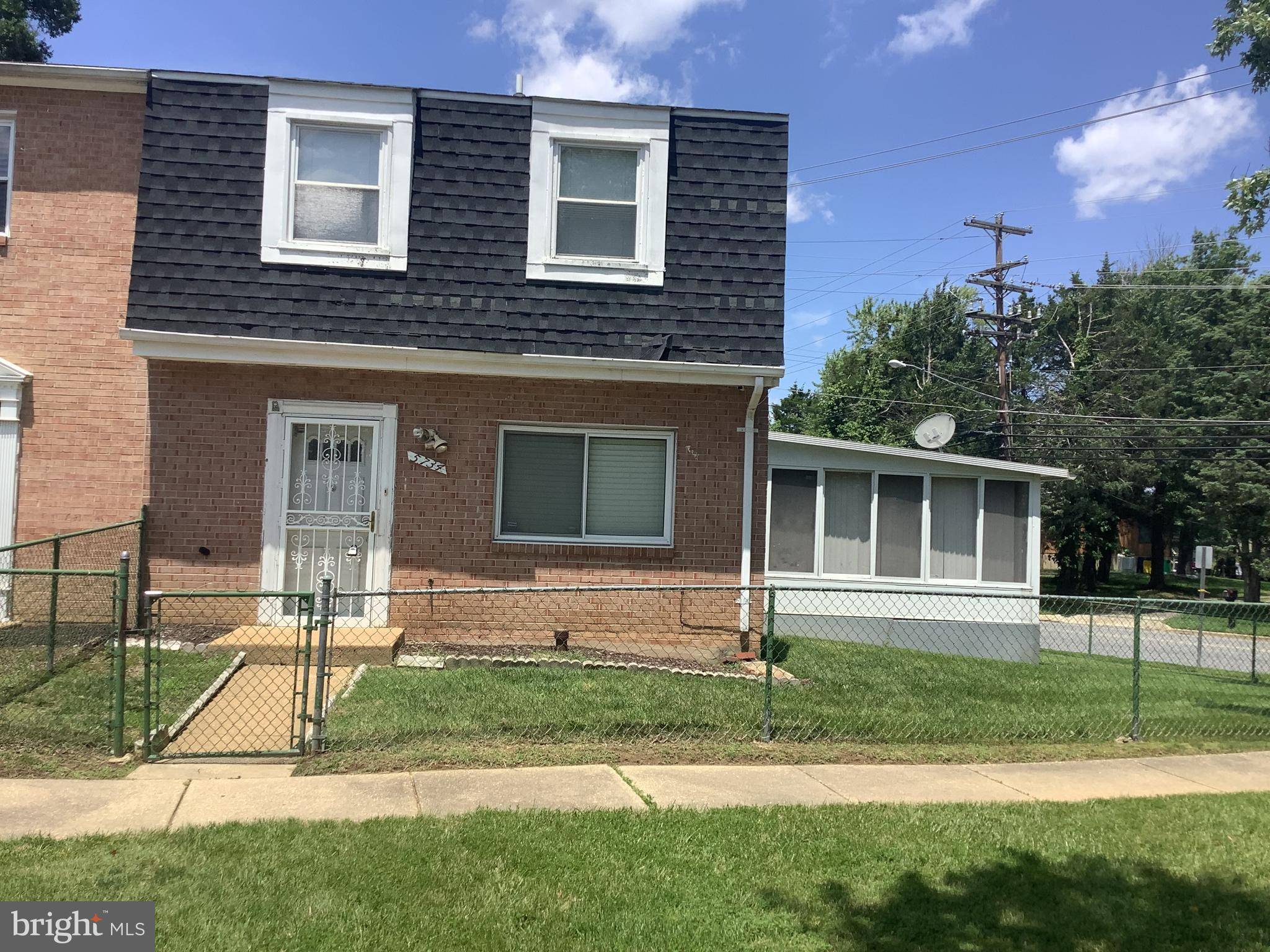 Capitol Heights, MD 20743,5734 WALKER MILL RD