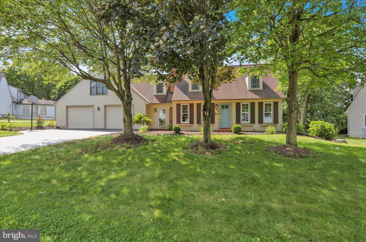 Lititz, PA 17543,208 QUEENS GATE RD